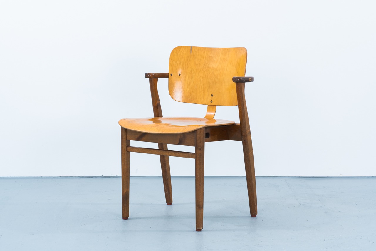 Ilmari Tapiovaara | Domus chair