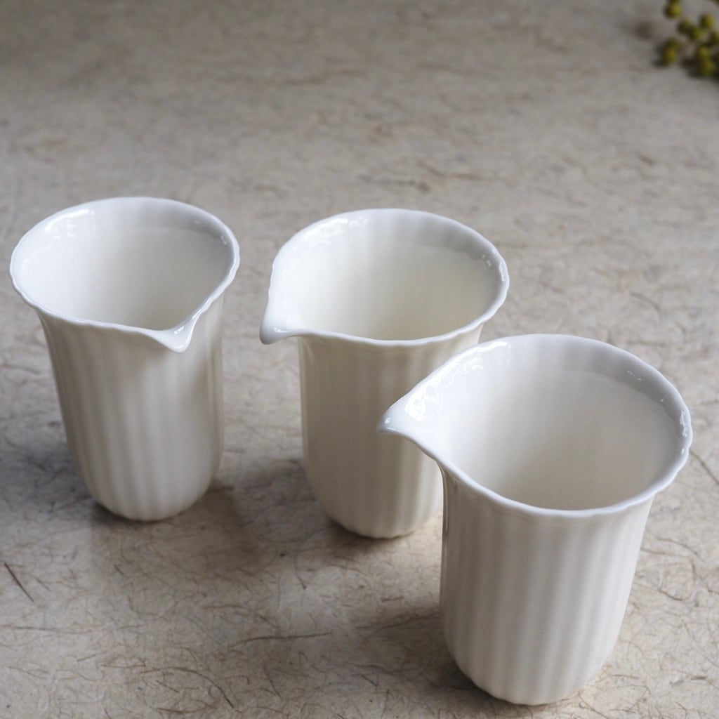 色原 昌希/白磁 リンカ茶海(片口)