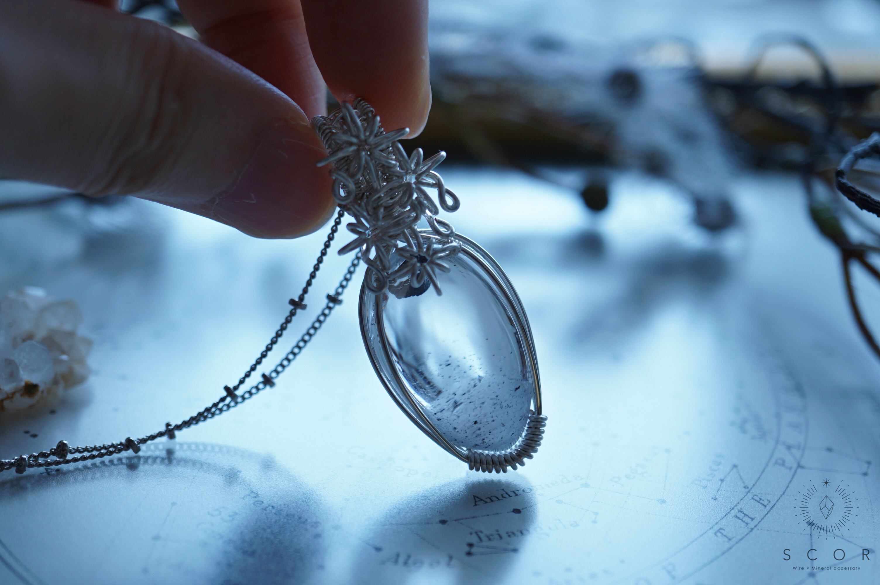 【動画あり】Ray of light - 星が生まれる場所 (pt297-g-s)(グラファイトinクオーツ ペンダントトップ)