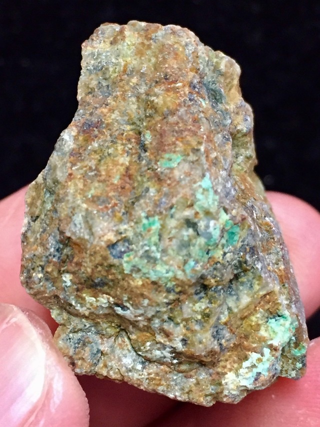 9) 直感力と洞察力の強化！マウントシャスタ「クリソコラ」原石