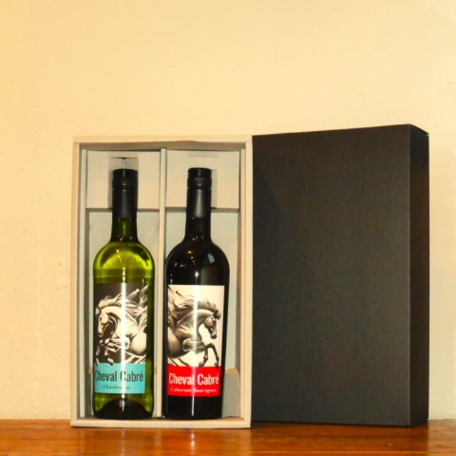 くる年ワイン〈2026年 干支ラベルワイン〉 令和8年 丙午年「馬」ラベルワイン シュヴァル　キャブレ シャルドネ 白ワイン＆カベルネソーヴィニヨン 赤ワイン 2本セット(750ml)×2