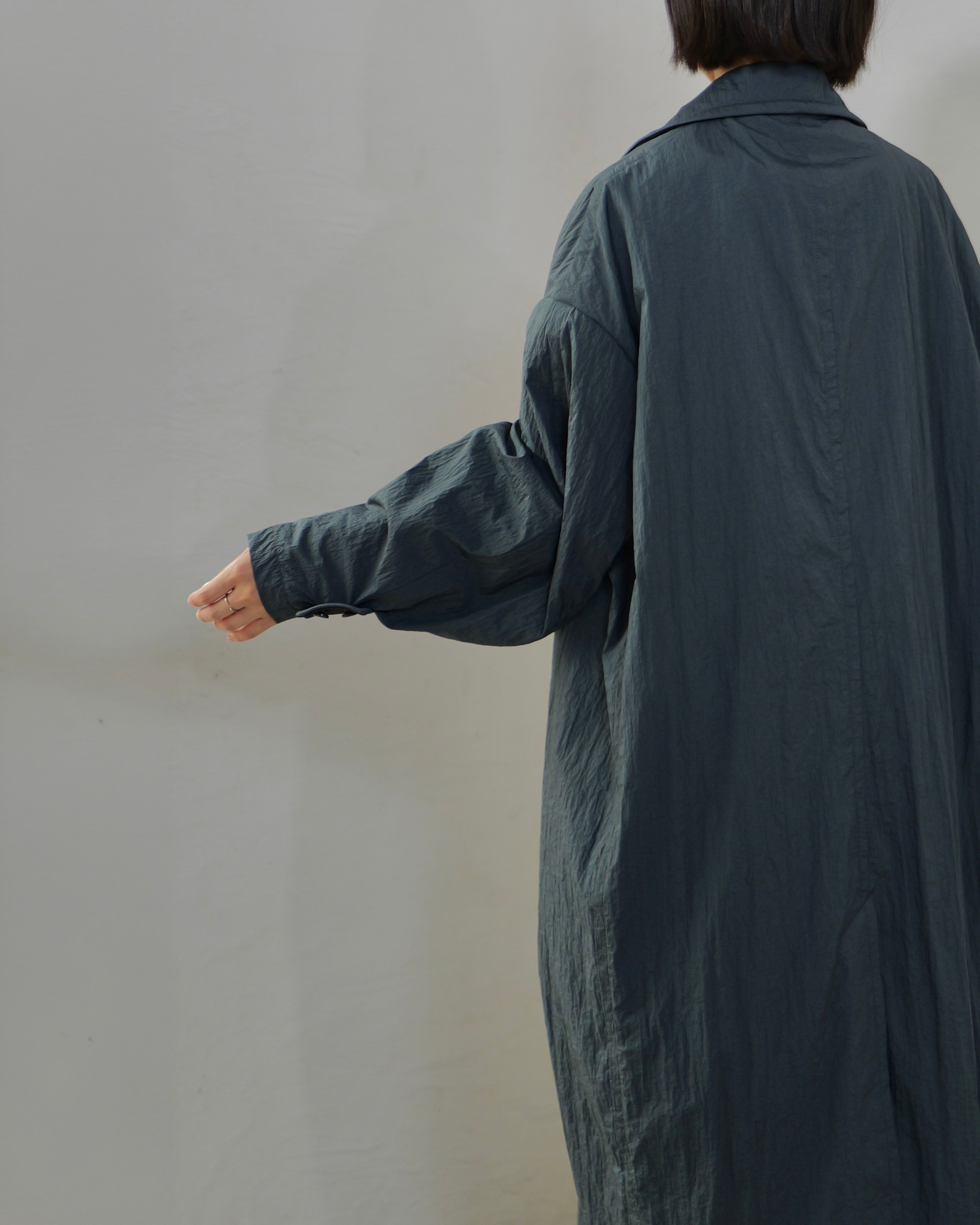 i'm here - Shrink Nylon Grandpa Coat ：Navy｜シュリンク凹凸