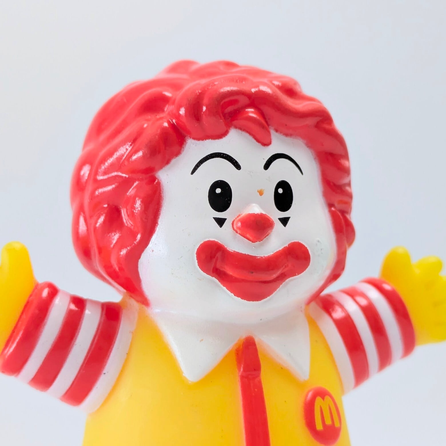 ☆ VINTAGE 2005 ☆【 McDonald's ( マクドナルド ) 】2005年マクドナルドミールトイ / 『 フィッシャープライス ロナルド / ドナルド ソフビトイ 』 ハッピーミール 〚アメリカン雑貨 アメトイ〛