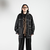 細畝コーデュロイシャツとスラックスを合わせたコーディネート〇