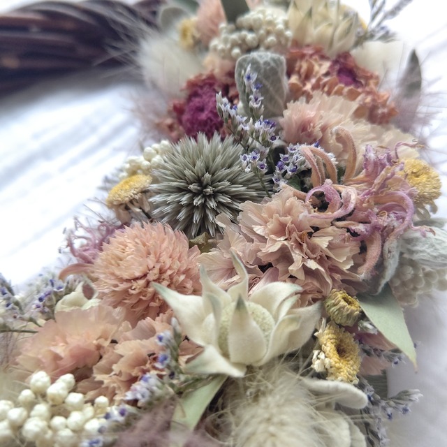 ドライフラワーの優しい気持ちになるハーフリースです♡