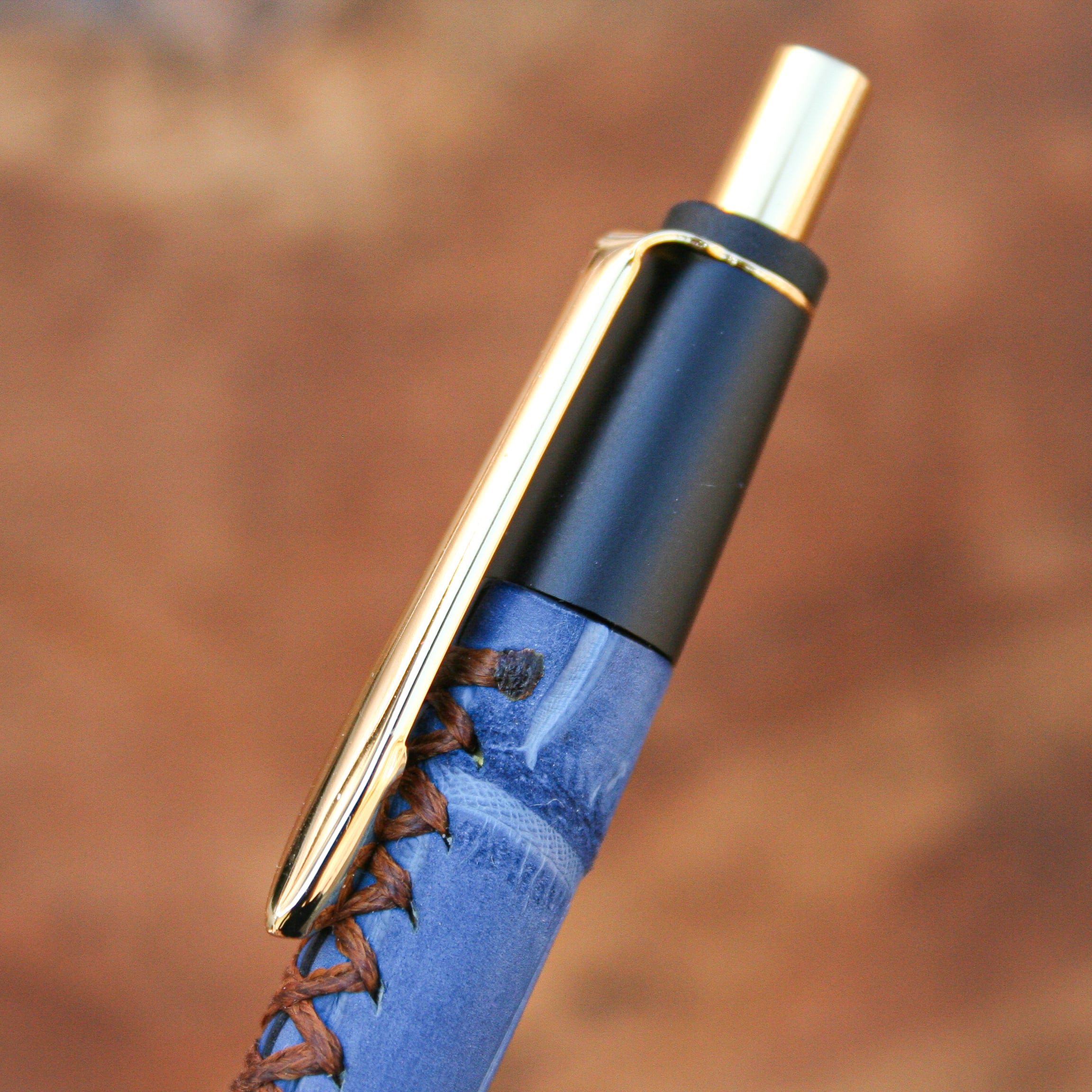 シックザール【Schicksal】クロコダイル ヌバック ブルー　シャーペン ☆不定期販売☆ 革軸ペン【クロコダイル ヌバック ブルー】 | Schicksal