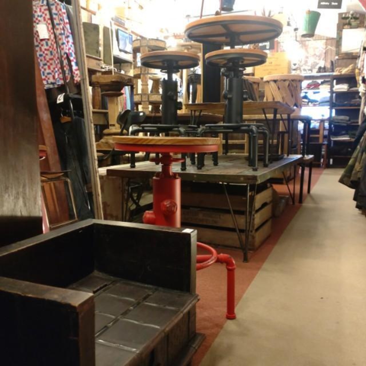【One-of-a-kind Item】India Box Chair Made of Wood Antique Style Changes over time Display Interior goods