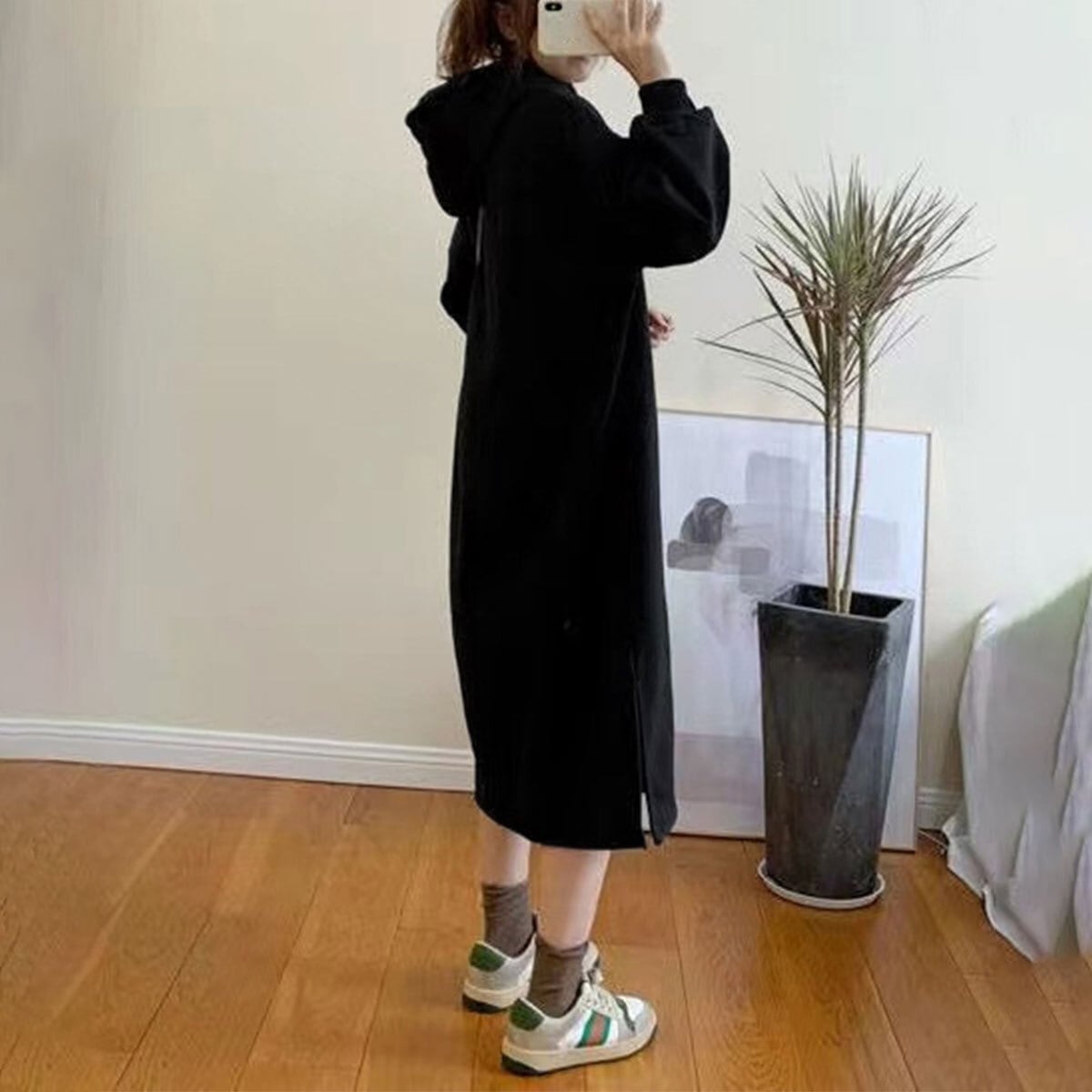 パーカー ワンピース 長袖 裏起毛 レディース 秋冬 韓国 大人 カジュアル おしゃれ サイドスリット ロングワンピース 防寒 保温 ゆったり リラックス 体型カバー 大人可愛い 大人女子