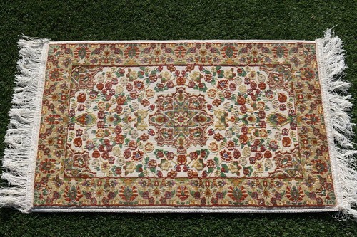 イラン産ペルシャ絨毯 ③