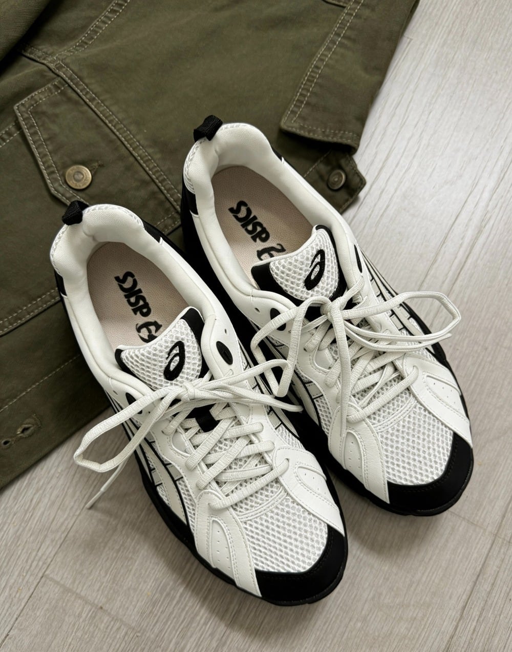 日本未入荷 ASICS アシックス GEL-TRUCK White Black ゲルトラック