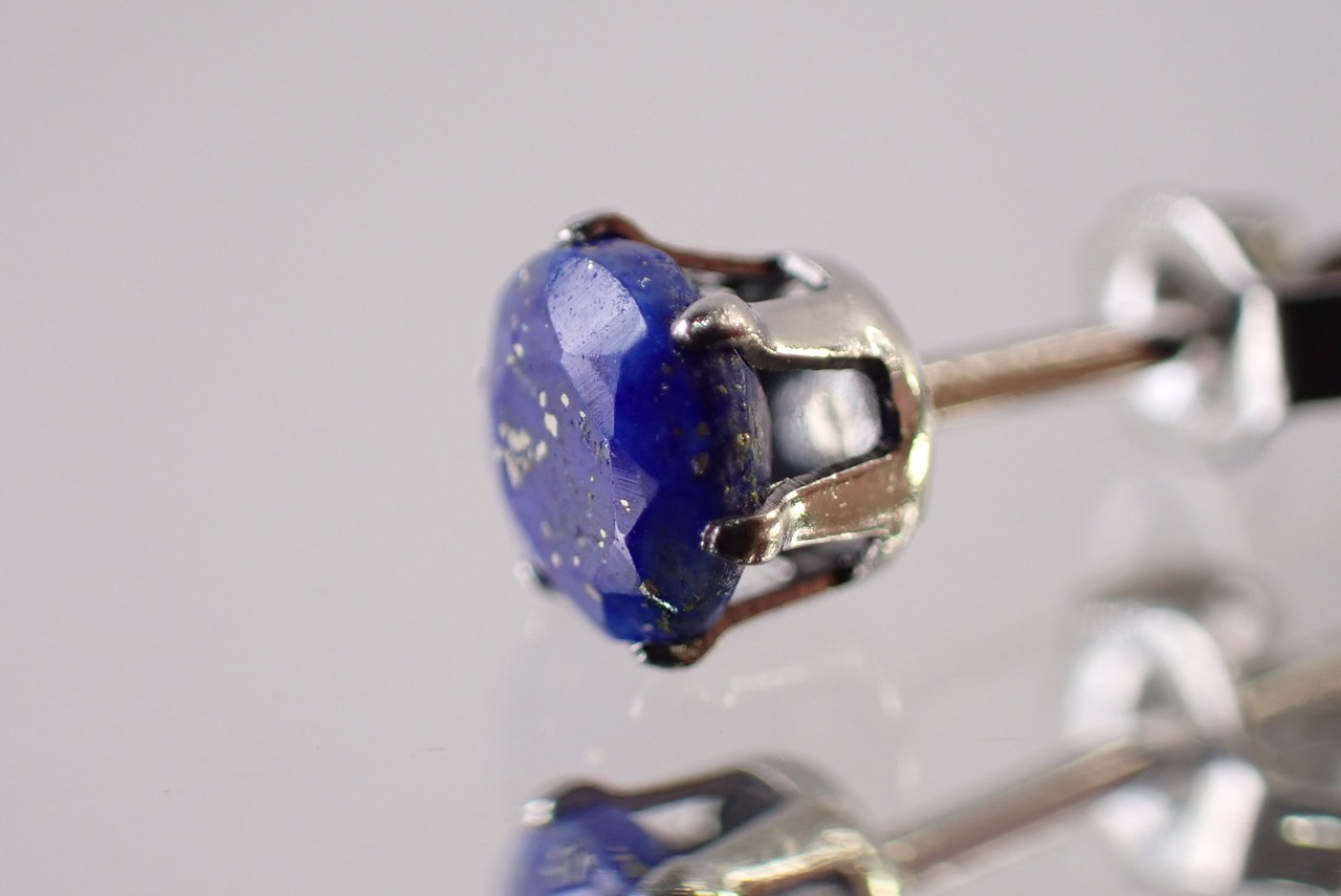 ラピスラズリピアス　約4mm　[E10-6]