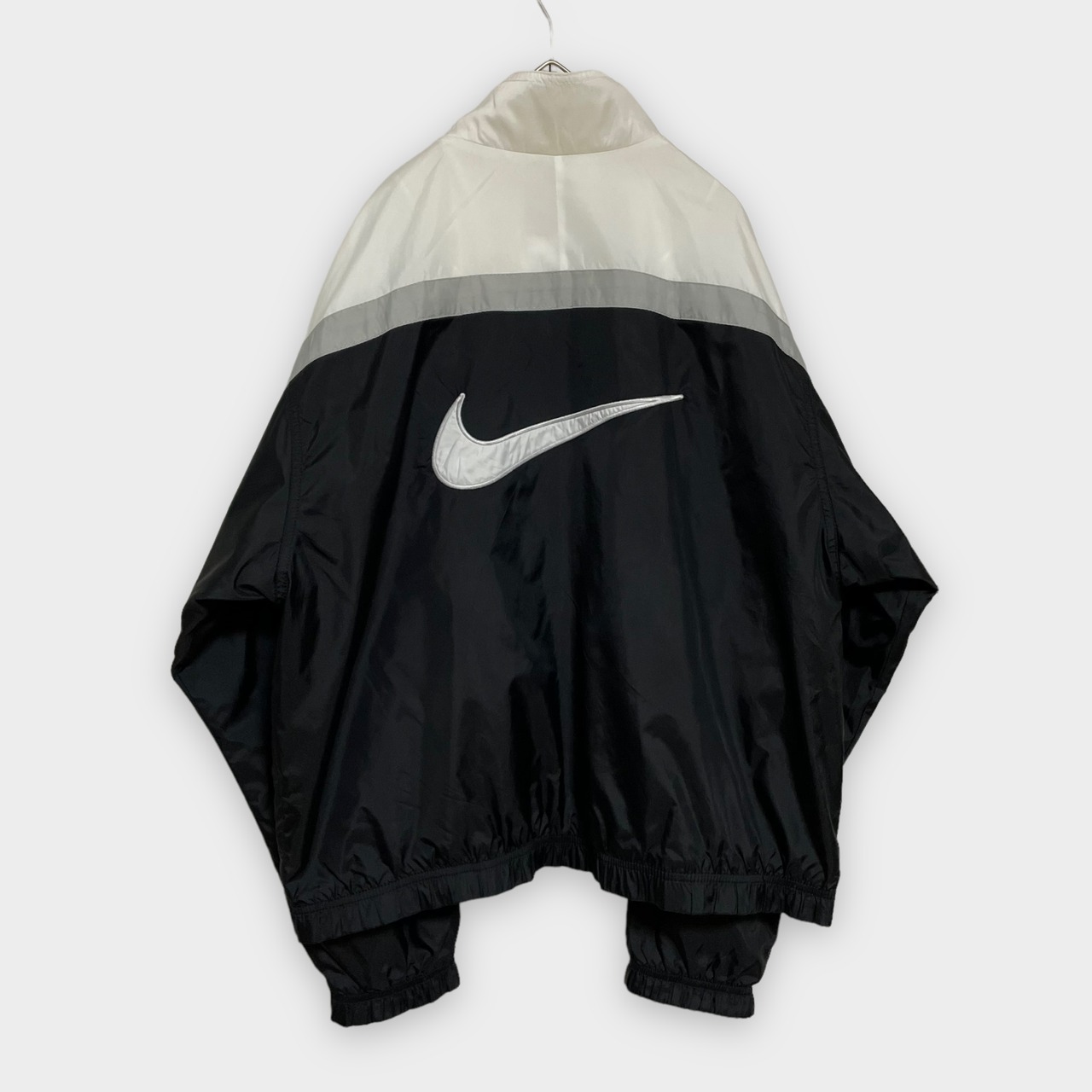 【NIKE】90s 白タグ ナイロンジャケット ワンポイント バックロゴ スウッシュ 刺繍 ナイキ ジップアップ フルジップ L US古着