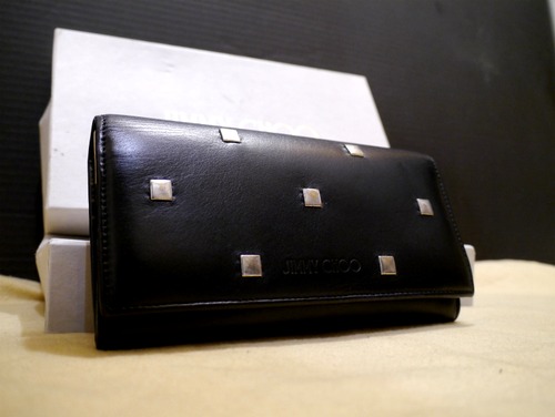 レア★JIMMY CHOO ジミーチュウ ユニセックス スクエアスタッズデザイン レザー 長財布★ ジミーチュウの希少なスクエアスタッズモデル♪