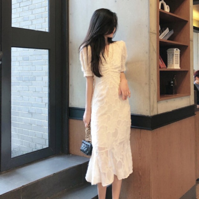 マーメイドワンピース ドレスワンピース ひざ下ワンピース 膝下丈 袖あり レース フリル半袖 萌袖 Vネック 襟なし かわいい 可愛い 大人可愛い フォーマル おしゃれ お洒落 キュート 個性的 主役級 存在感 無地 春 夏 秋 冬 誕生日 パーティー ガーデン 10代 20代 30代 レディース 女性用 学生 通学 デート お出かけ 女子会 休日 イベント リゾート 旅行 着回し 重ね着 お揃い 双子 韓国 S M L XL レモンイエロー