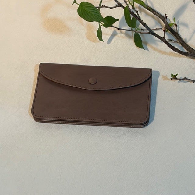 B.stuff　「フラウ」マルチコンバートメント長財布　アンモナイト
