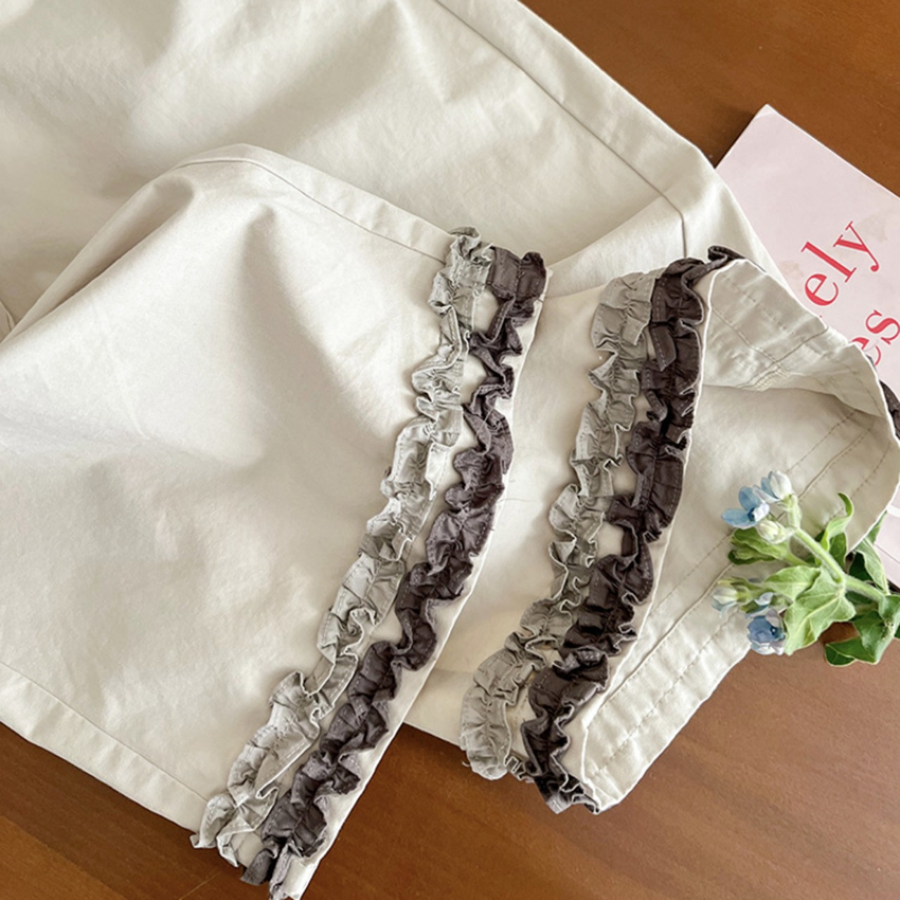 秋フリル裾ボトムス