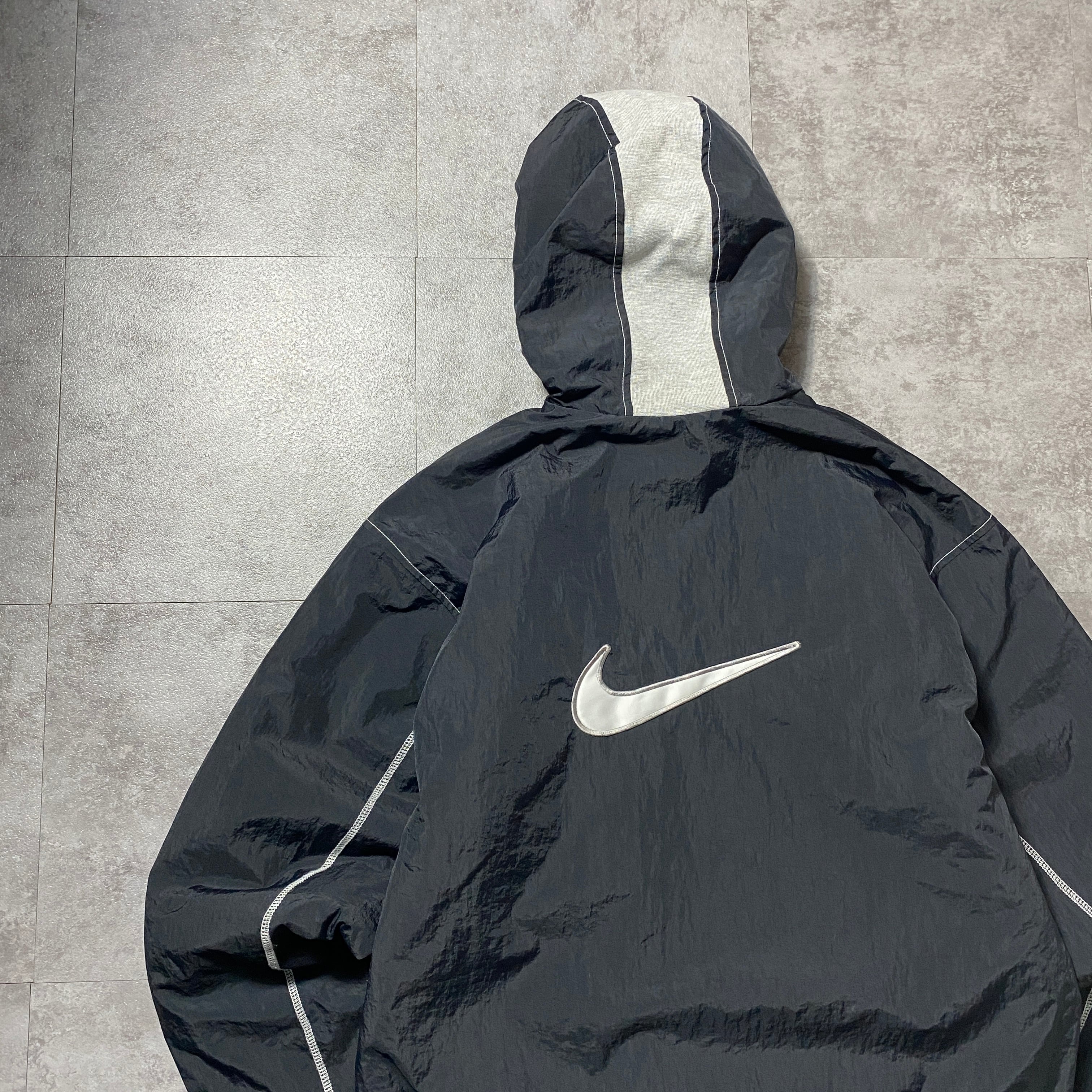 ナイキ　NIKE 中綿　ジャケット　90s 両面デザイン　ワンポイント刺繍　古着 90's NIKE ナイキ スウォッシュ 刺繍ワンポイント バックロゴ