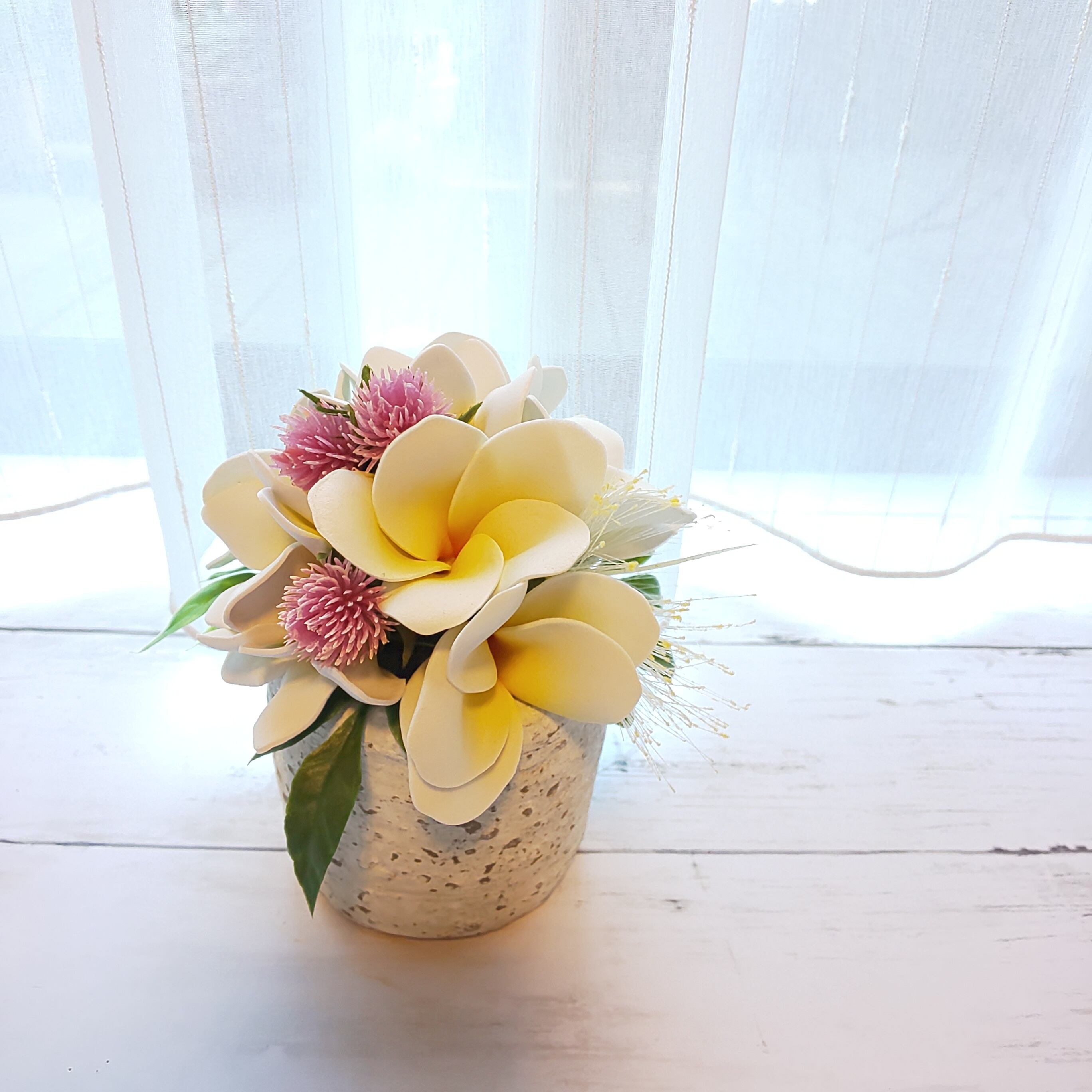 プルメリアミニブーケアレンジ(ホワイト・ピンク) | hana-atelier-saki