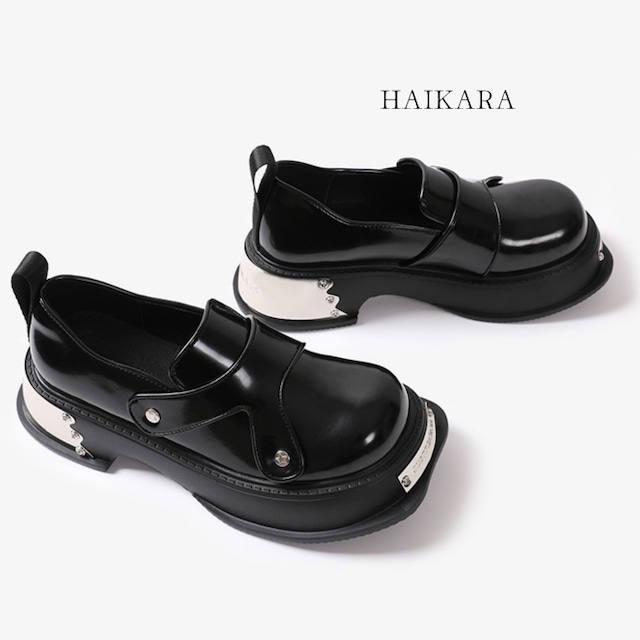 Shoes with metal parts Shoes with metal parts