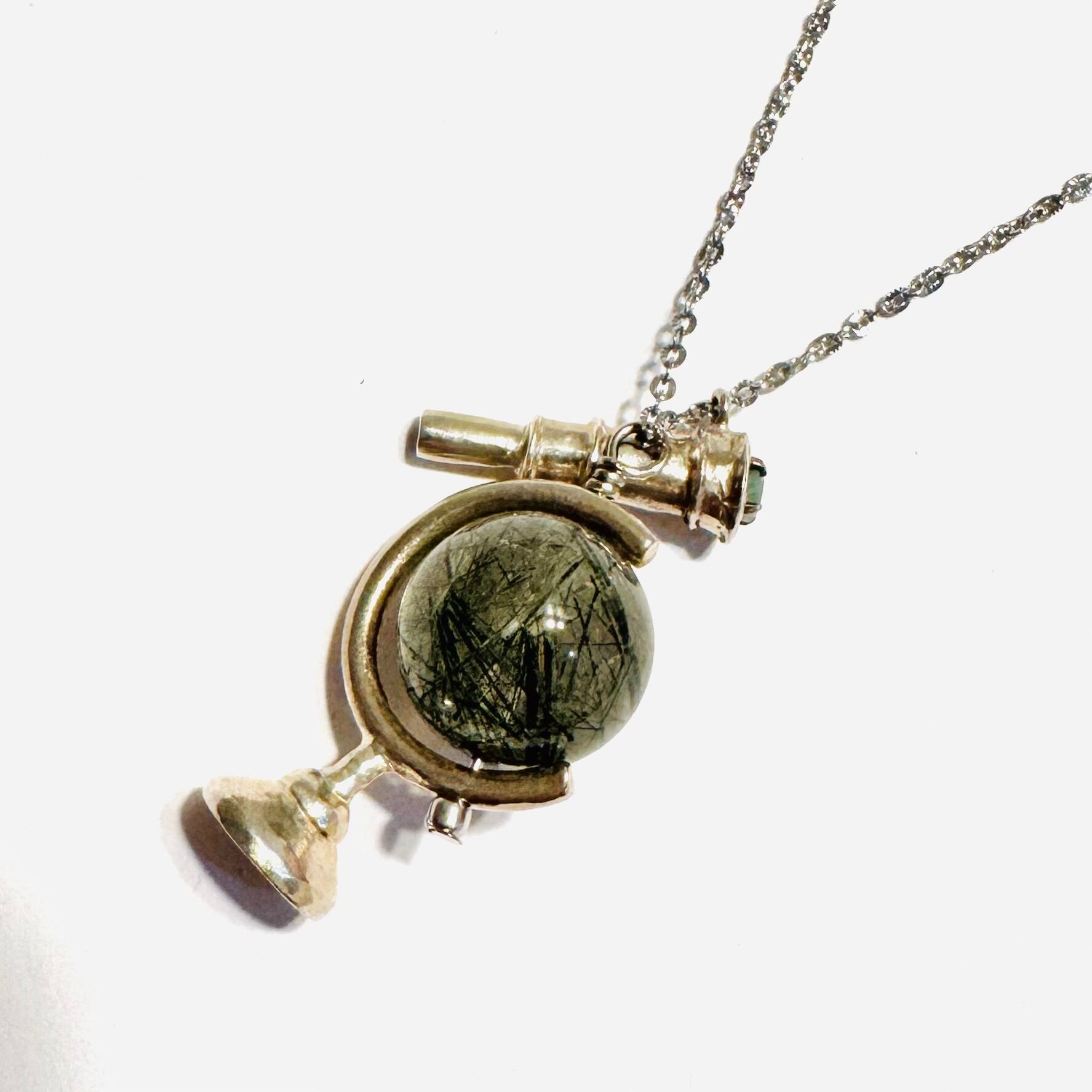 グリーンルチルクォーツ Globe Telescope pendant グリーンルチルクォーツ