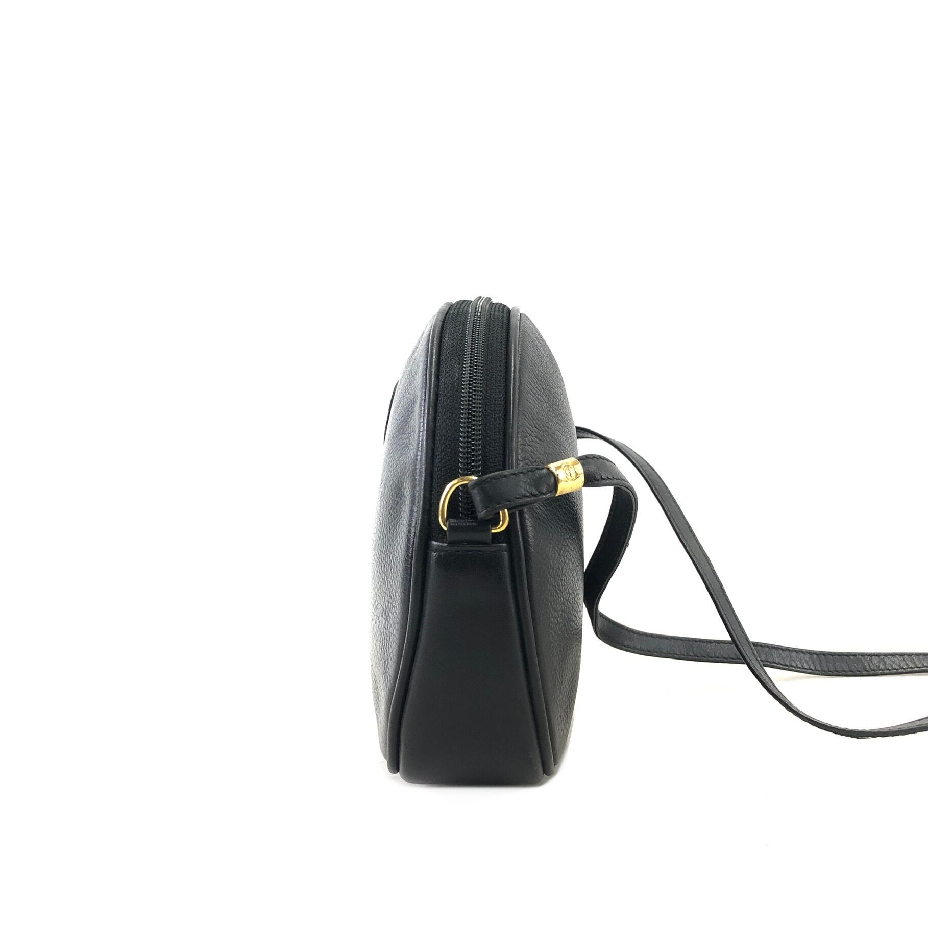 GUCCI グッチ GGロゴ レザー ラウンド ショルダーバッグ ブラック