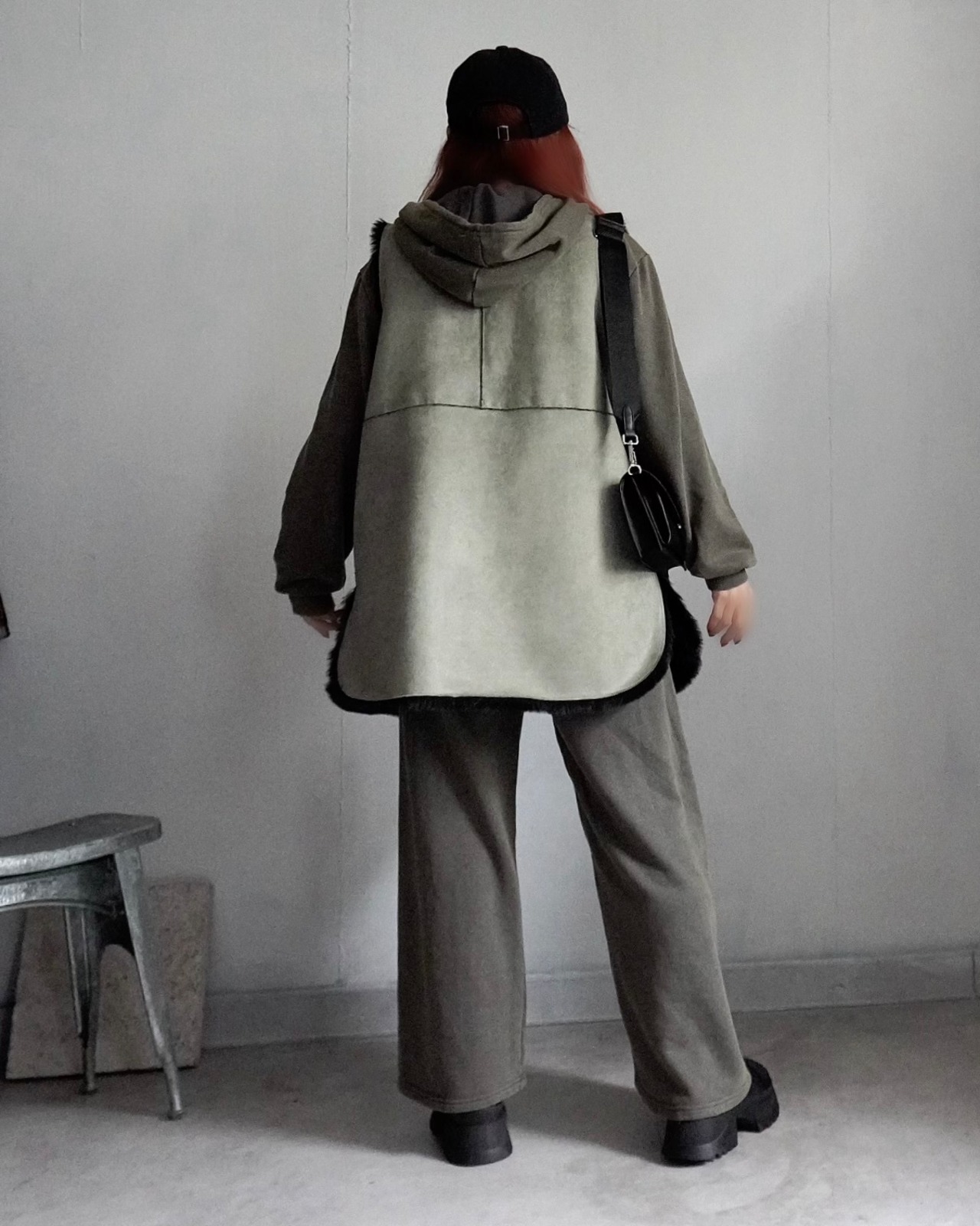 reversible eco far／fake mouton VT／Black