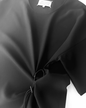 Maison Margiela　DRAPED DRAWSTRING DRESS