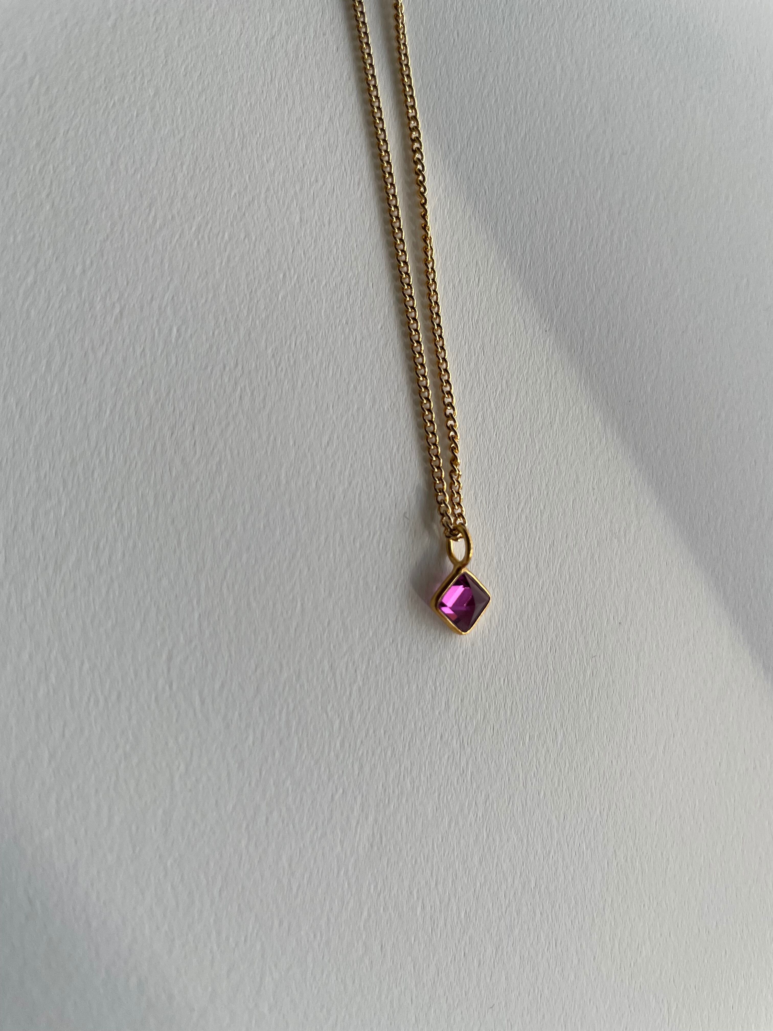 ロードライトガーネットのネックレス