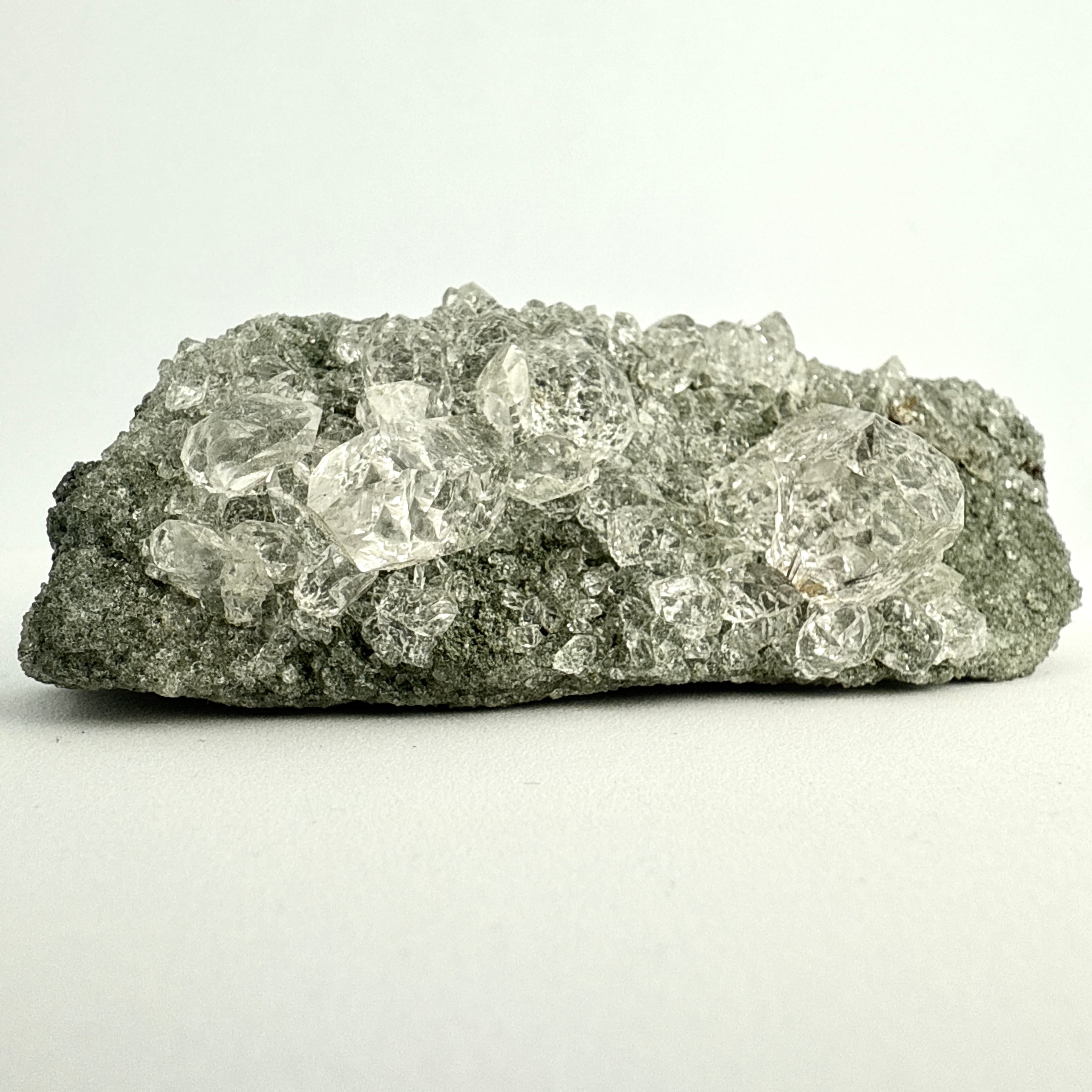 マニハール　ルチル　水晶　クラスター 382 インドマニハール産ルチル入り水晶クラスター | Mea Via Stone
