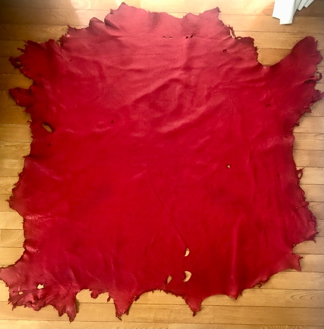 植物タンニン鞣し鹿革(赤色)