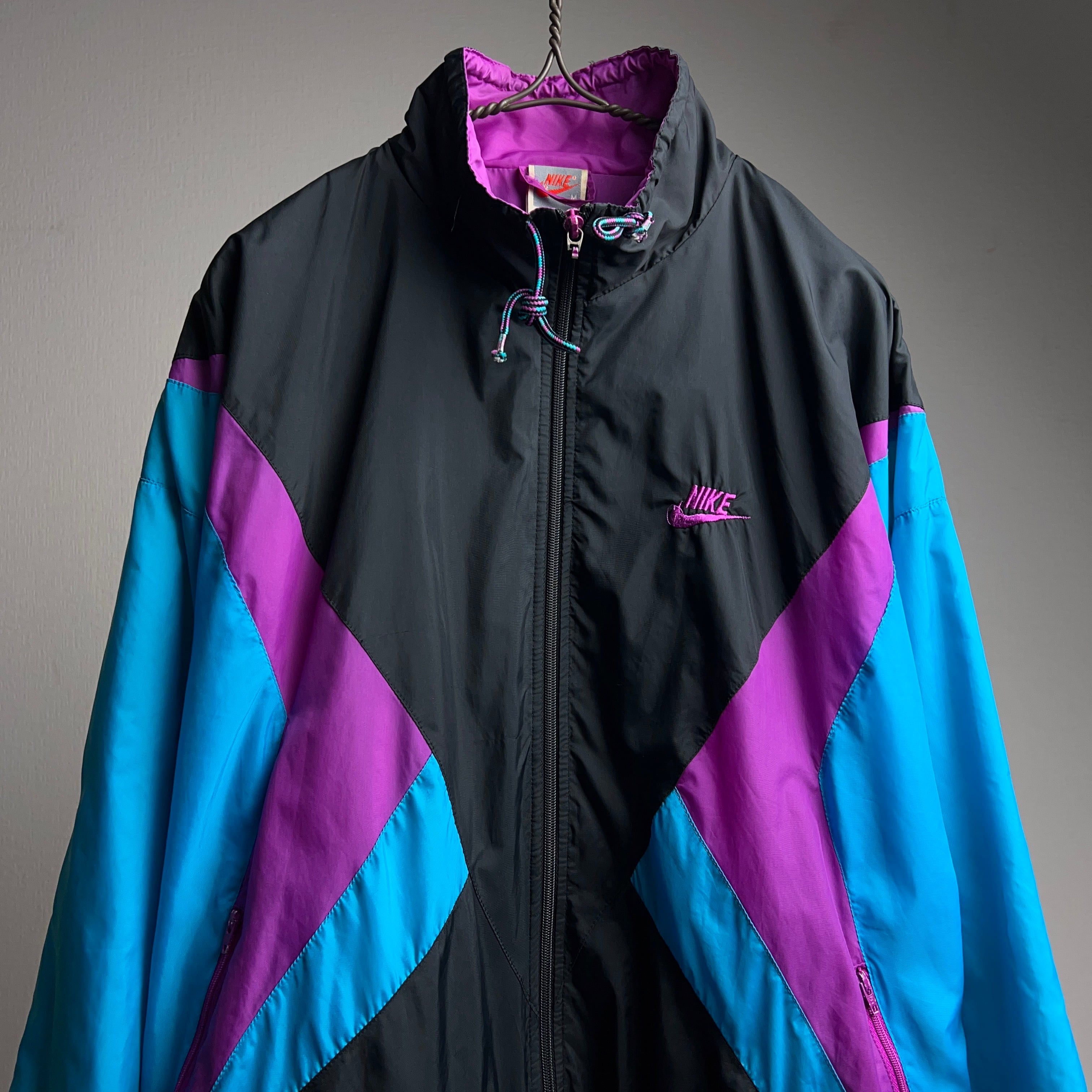 90's NIKE Nylon Jacket SIZE M 90年代 ナイキ ナイロンジャケット 銀タグ スウッシュロゴ 刺繍【1000A239】