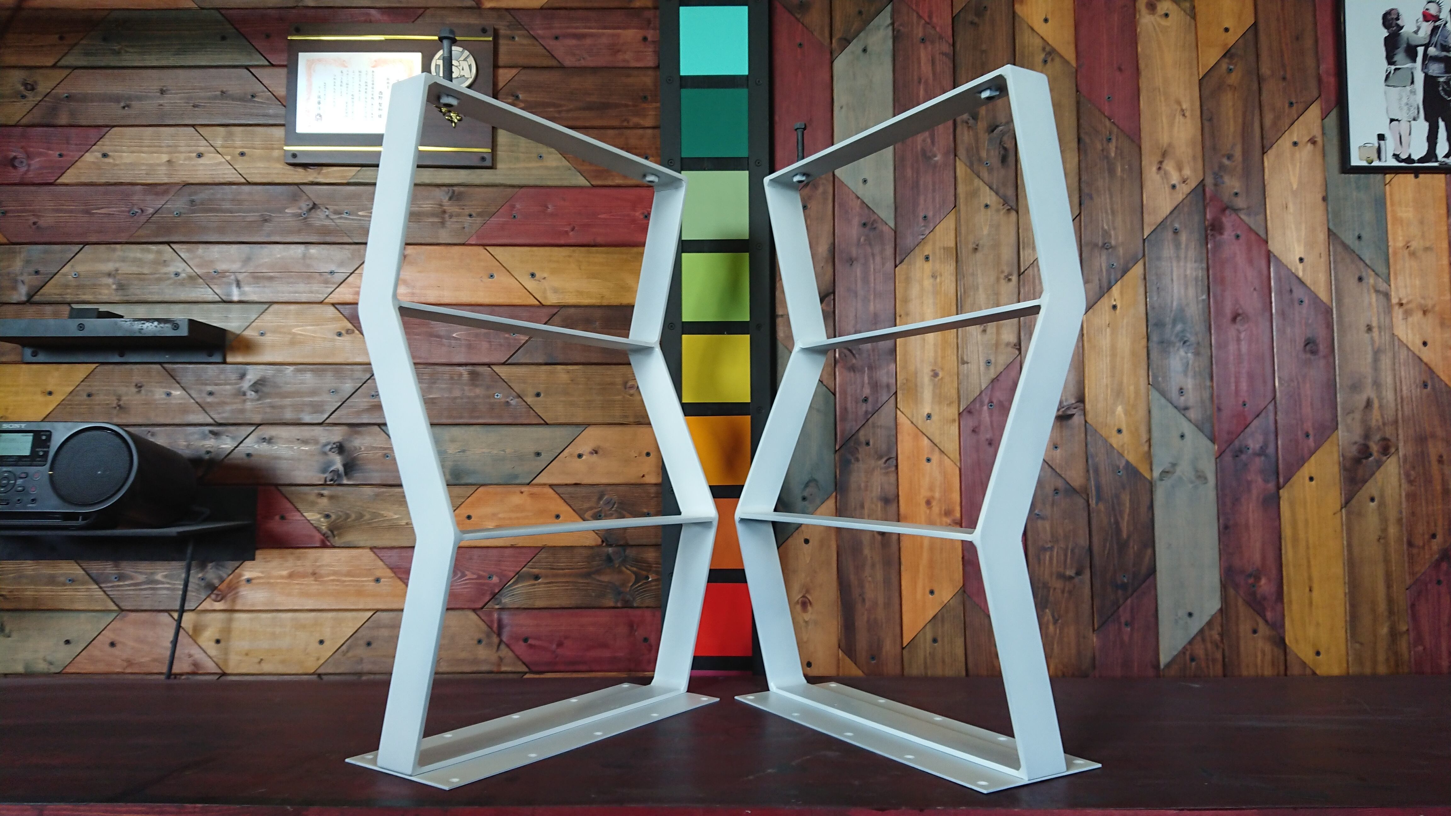 マットホワイトでアイアンなスケルトン鉄脚♪ 50×400×650mm 目型 2脚  