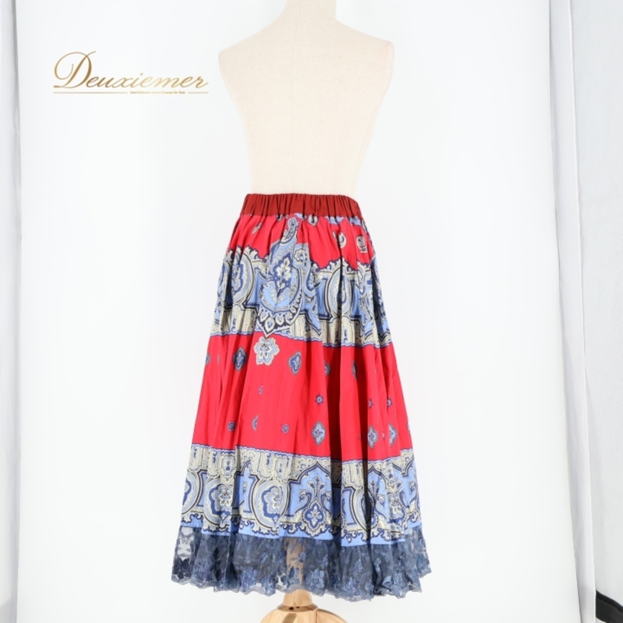 フォークダンス 衣装 スカート レッド系 赤 青 水色 ペイズリー柄 チロリアン チロルスカート カントリー レース 花 かわいい 鮮やか ダンス衣装 練習 レッスン イベント ブルー系