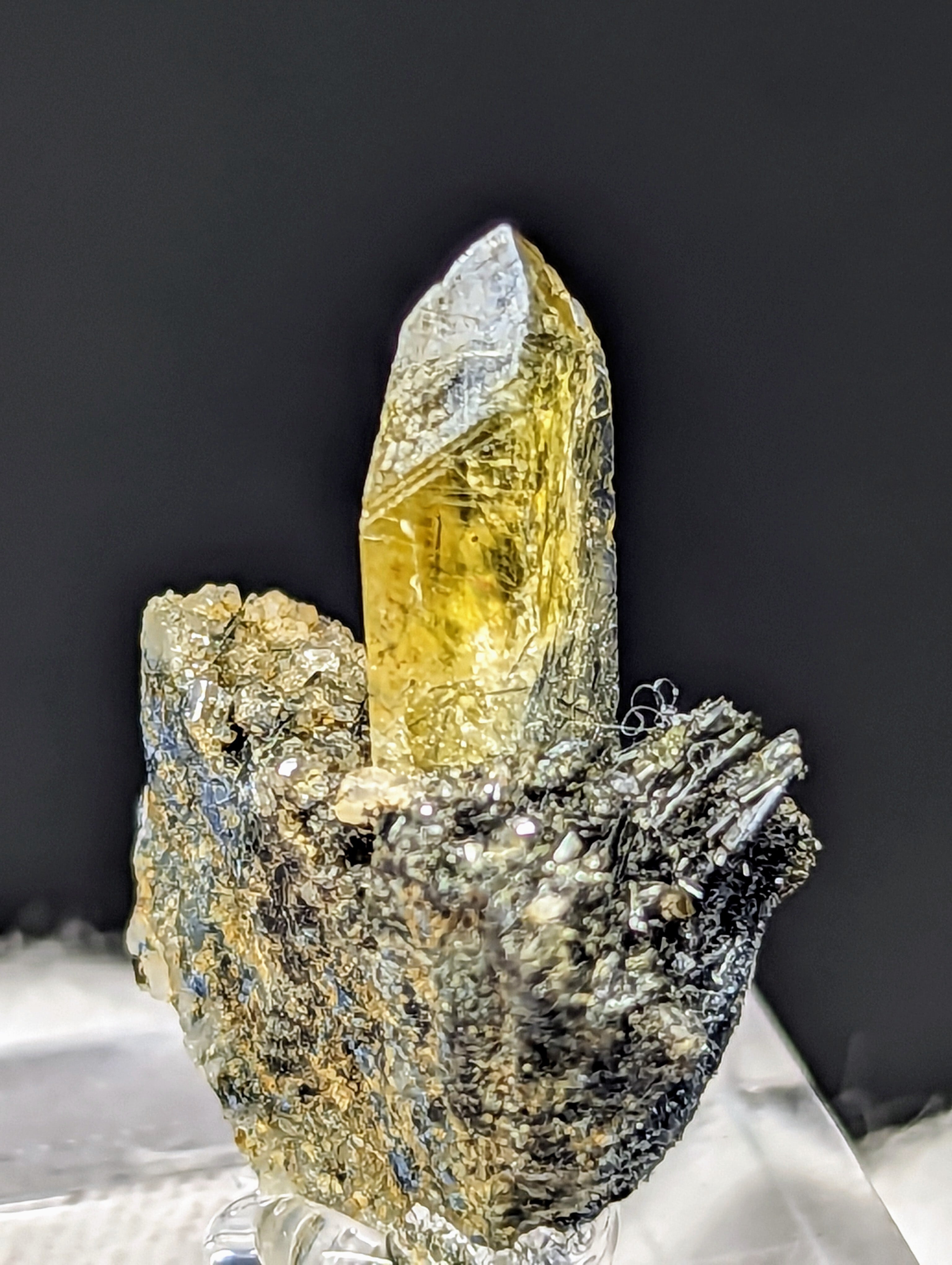 希少産地＆カラー　オーストリア Tyrol産　チタナイト　スフェーン 希少産地＆カラー オーストリア Tyrol産 チタナイト スフェーン