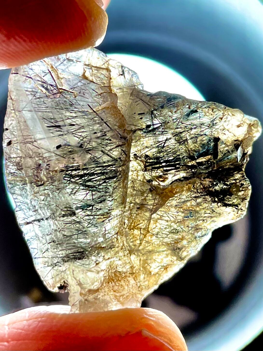 65) 聖石ザギ・マウンテンクオーツ「スピリット・ブルー」ブルーターラ