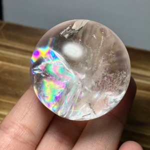 3.広範囲美レインボー☆アイリスクォーツスフィア・台座付き