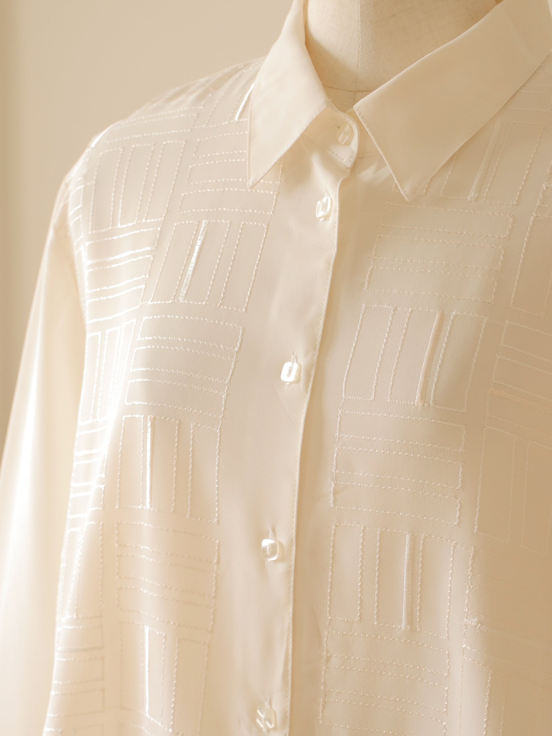 ●Geometric embroidery sheer shirts