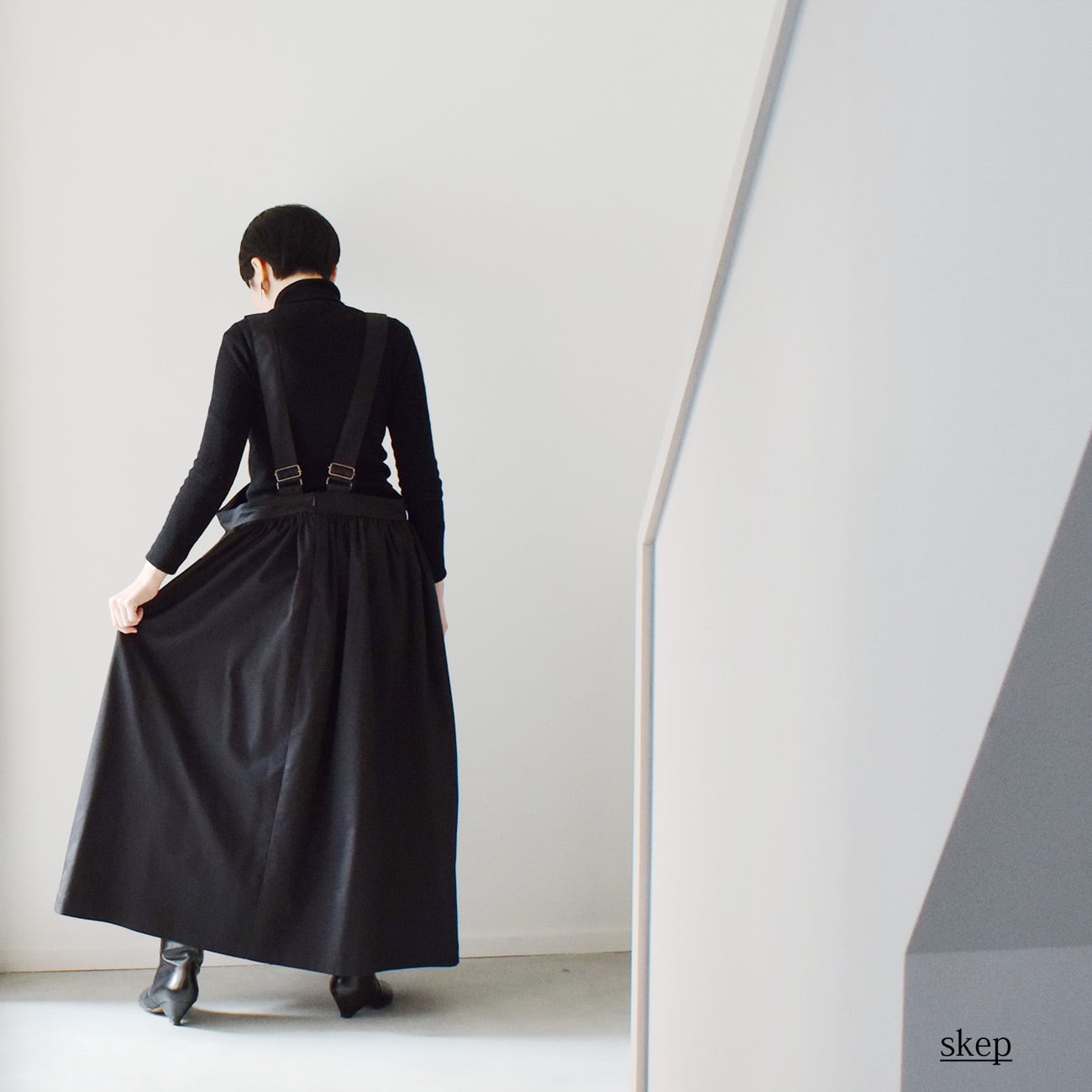 ギャザージャンパースカート：黒［SK03JSBK］ | skep-online shop