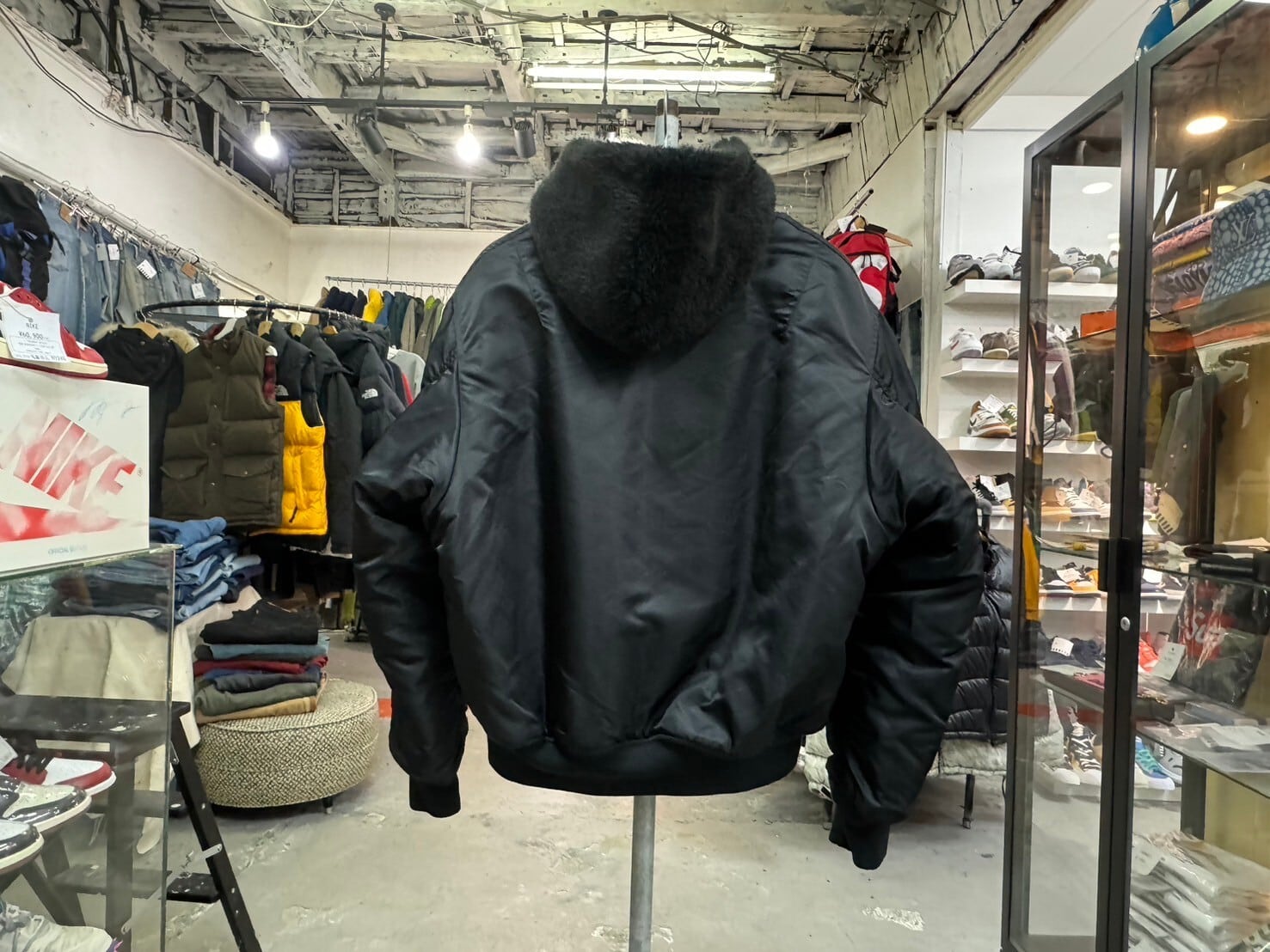 Supreme FAUX FUR REVERSIBLE MA-1 JACKET BLACK MEIDUM 21080 | BRAND 