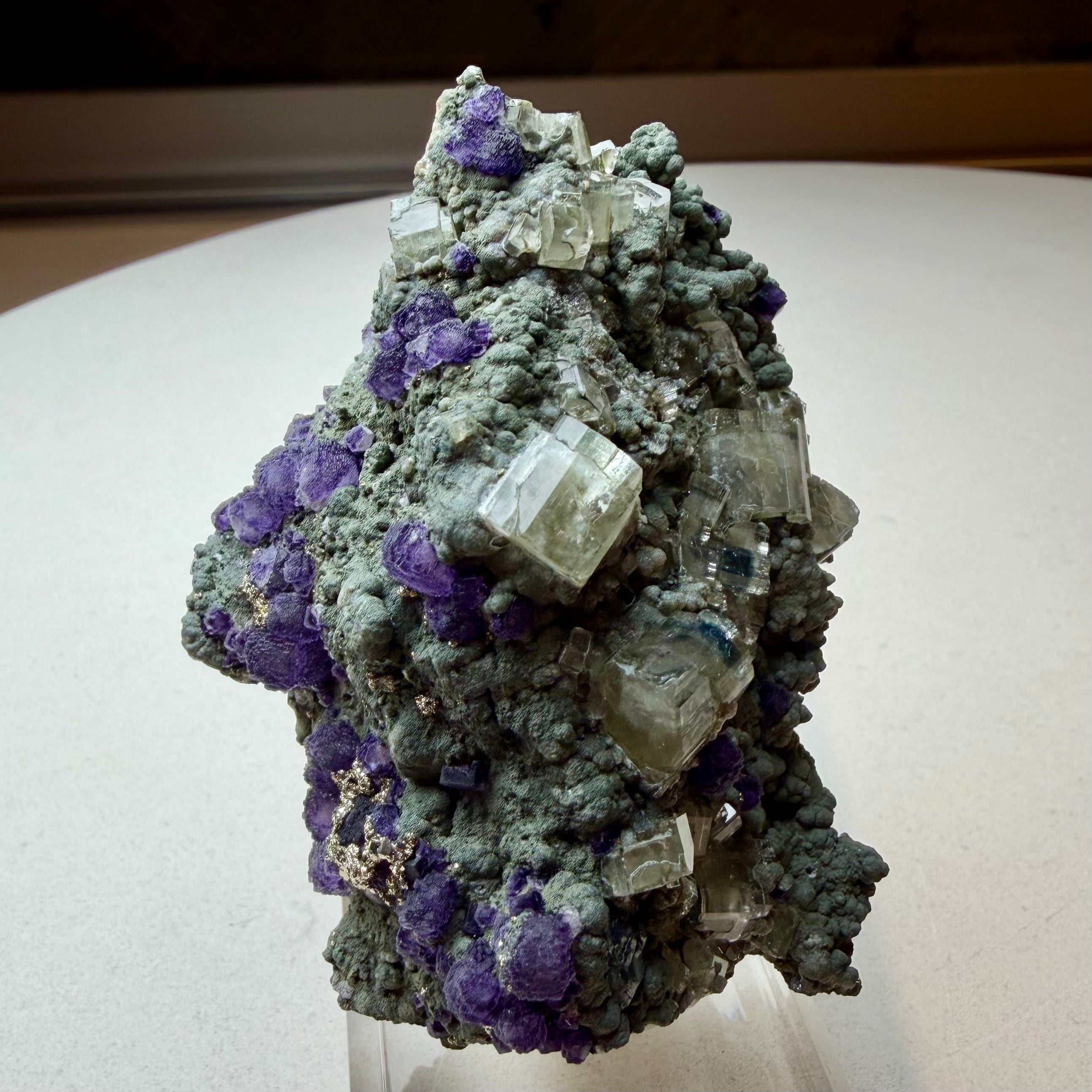 フローロアパタイト / パイライト / フローライト【Fluorapatite with Pyrite & Fluorite】ポルトガル産