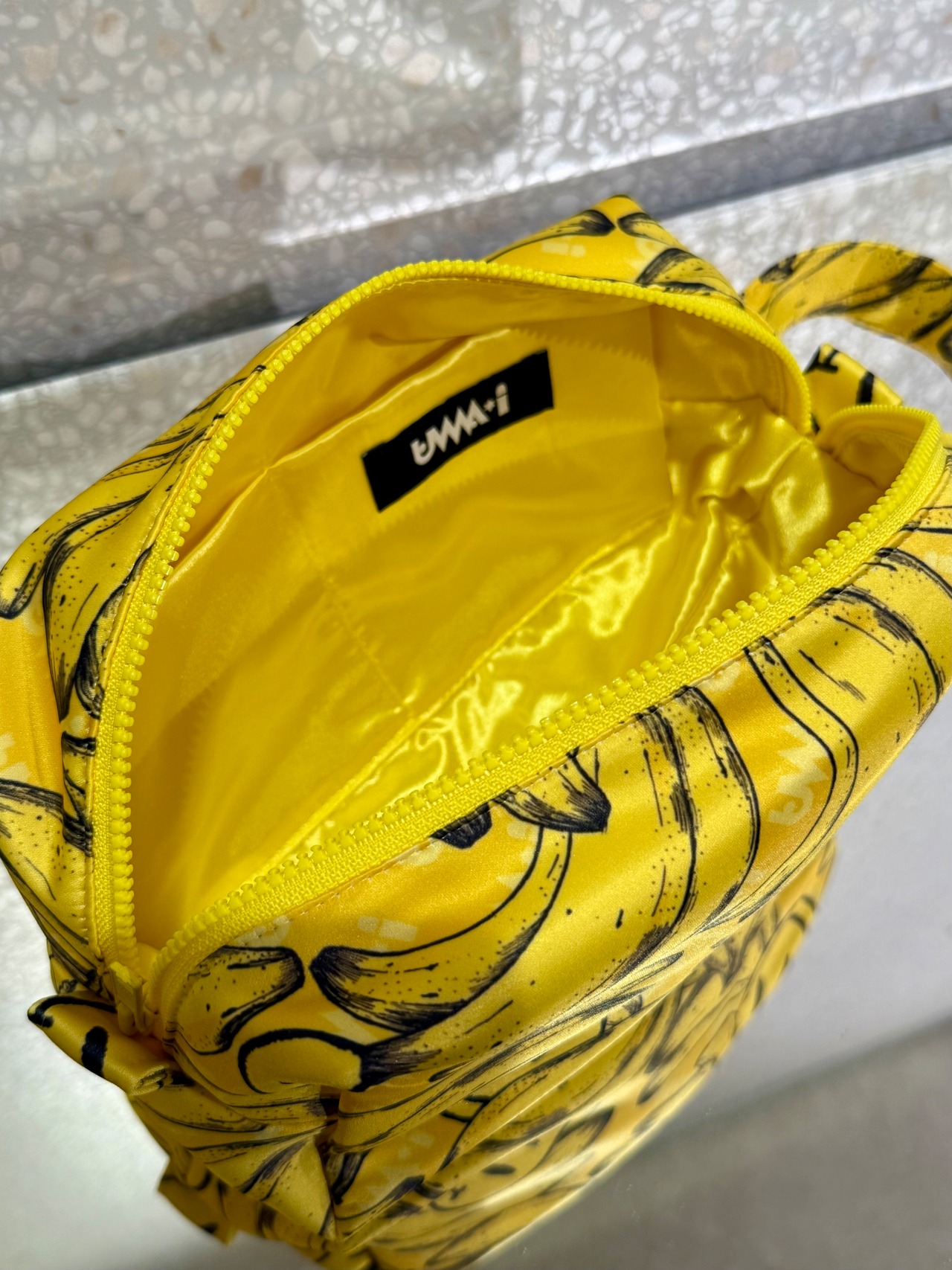 BIG POUCH "BANANA" - 2