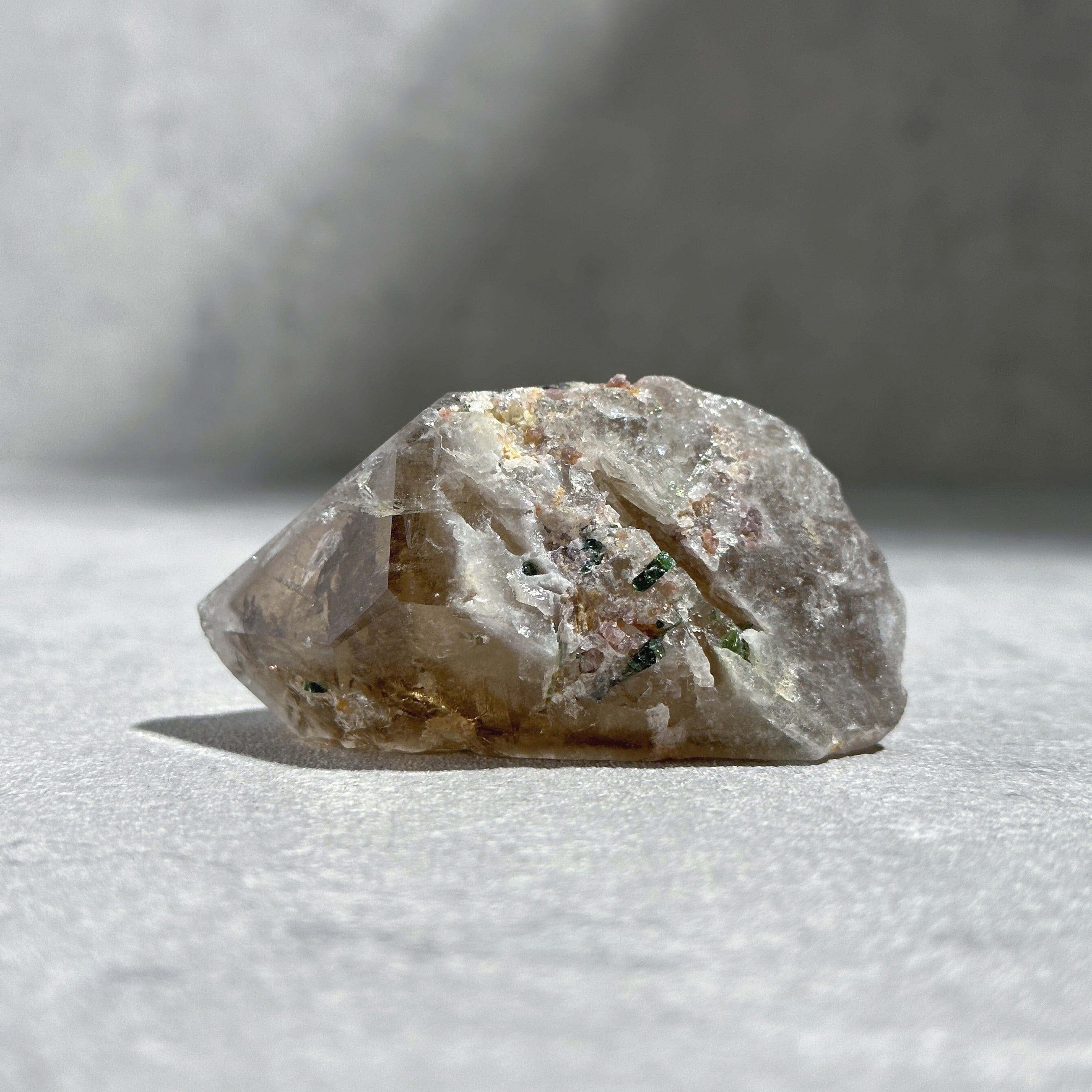 トルマリン入り◎シトリン（黄水晶） 原石03◇ Citrine ◇ 天然石