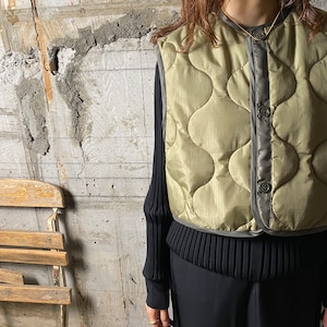 HYKE【ハイク】QUIL TED CROPPED VEST (17362 / KHAKI / SIZE:FREE).