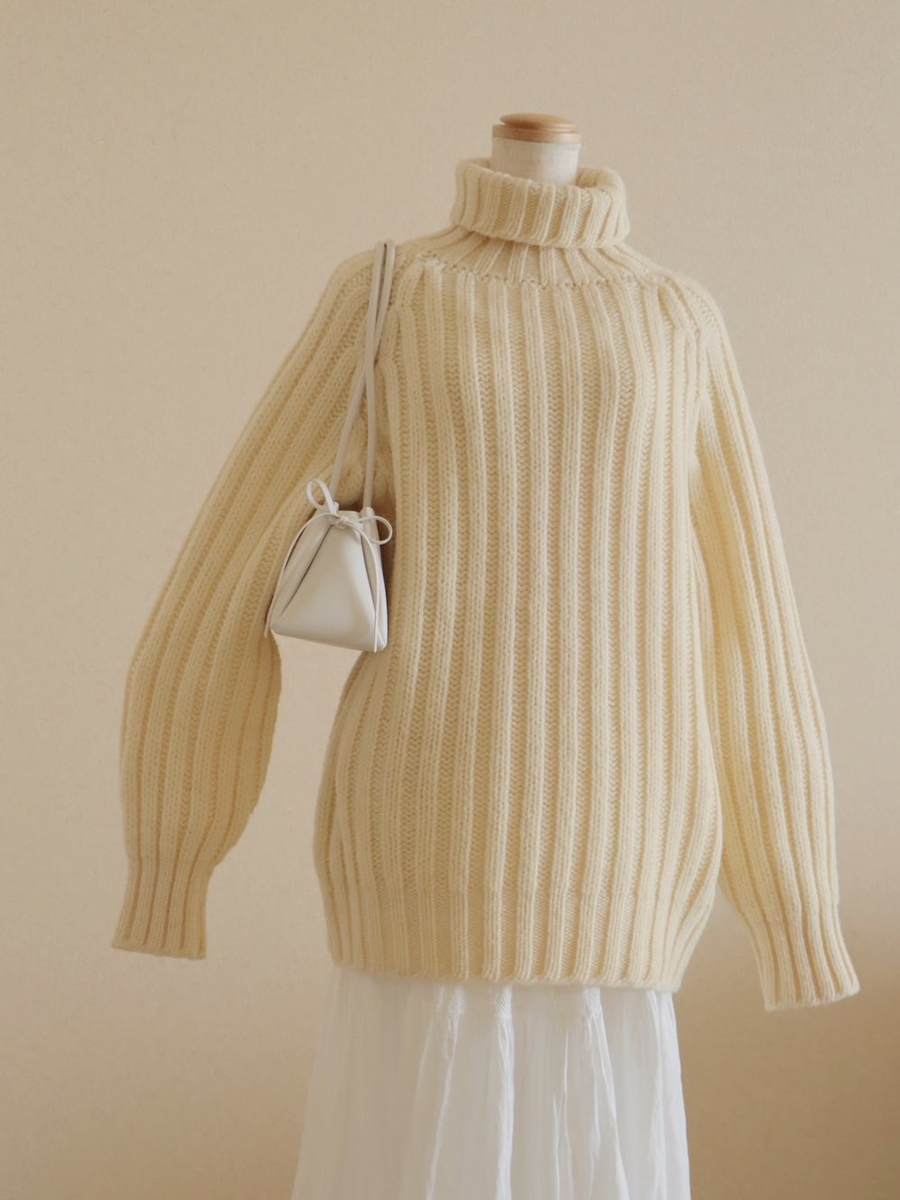 ●70s virgin wool 100% chunky rib knitted sweater
