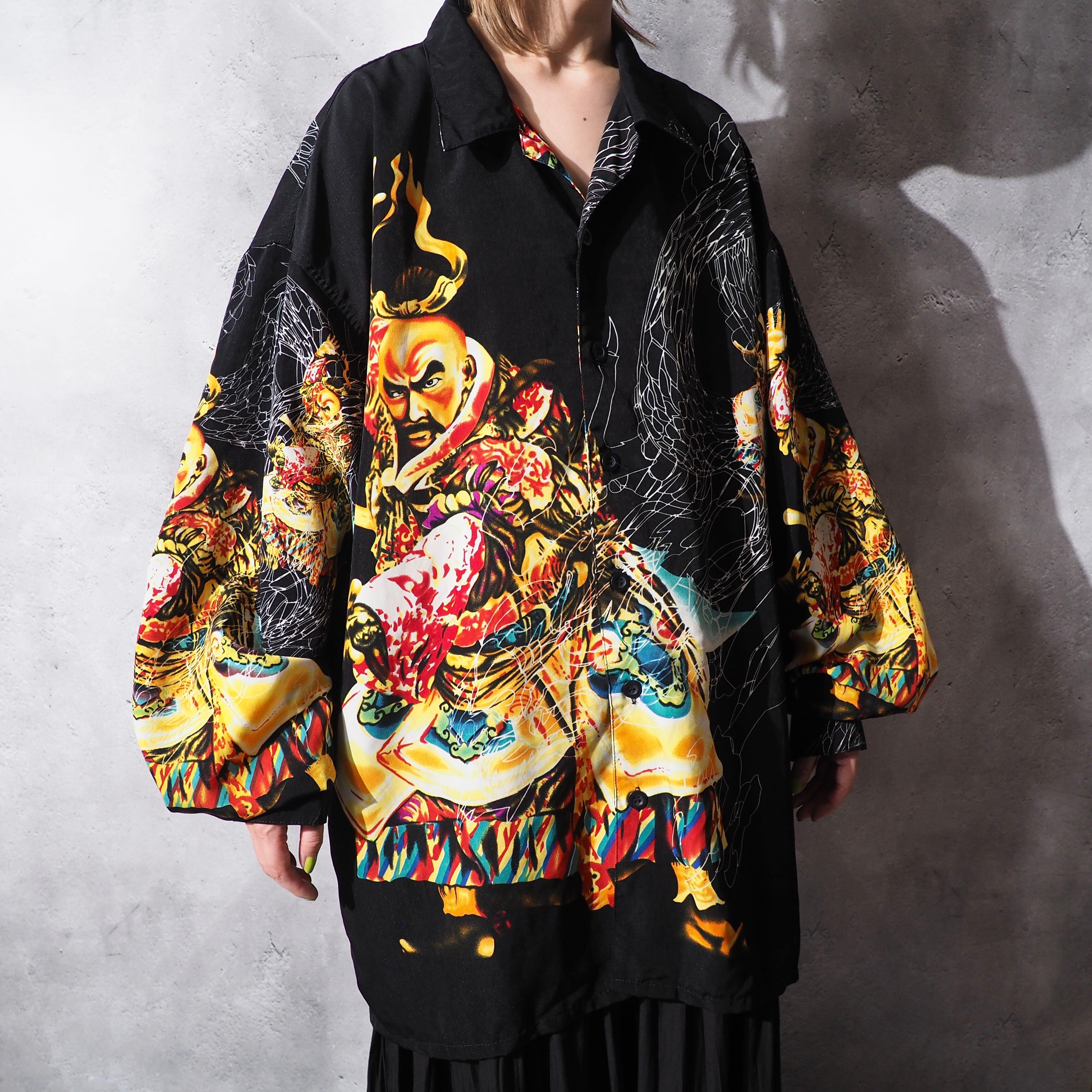 Richly colored soldier printed black open collar loose shirt