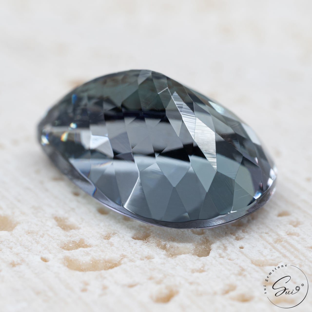 天然【非加熱】ゾイサイト・グリーン・多色性 2.978ct 日独鑑別書