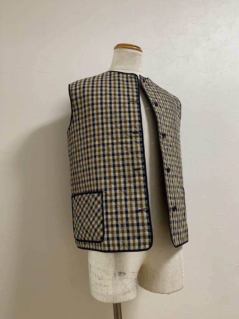 1980's Reversible Design Crew Neck Vest "Aquascutum"