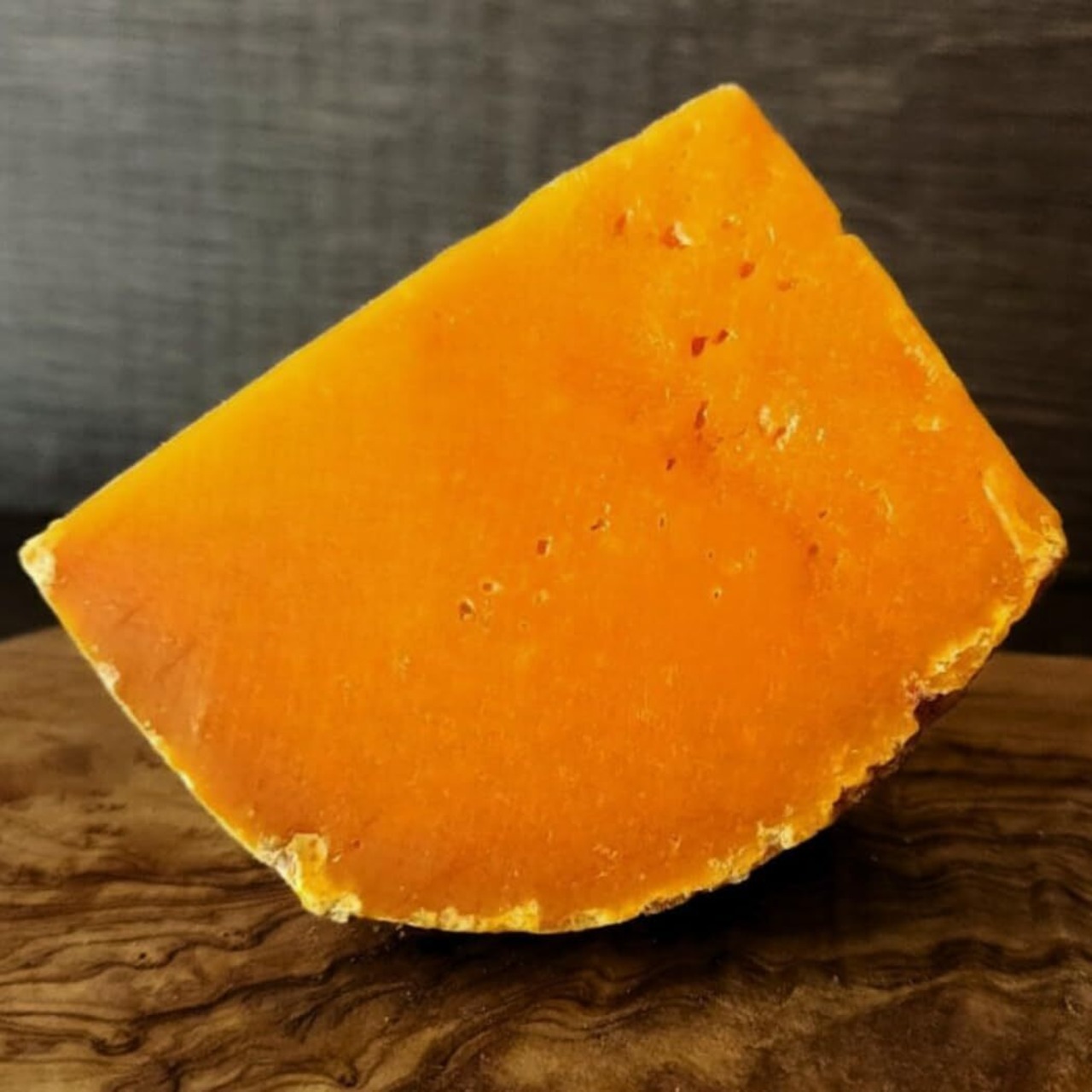 フランス産 グラスフェッド ミモレット 22ヶ月熟成 ハードチーズ 香ばしいナッツの風味と濃厚なコク 極上の熟成チーズ体験 French Grassfed Mimolette 22-Month Aged Hard Cheese Rich, Nutty Aroma & Deep Flavor An Exquisite Aged Cheese Experience (100g)