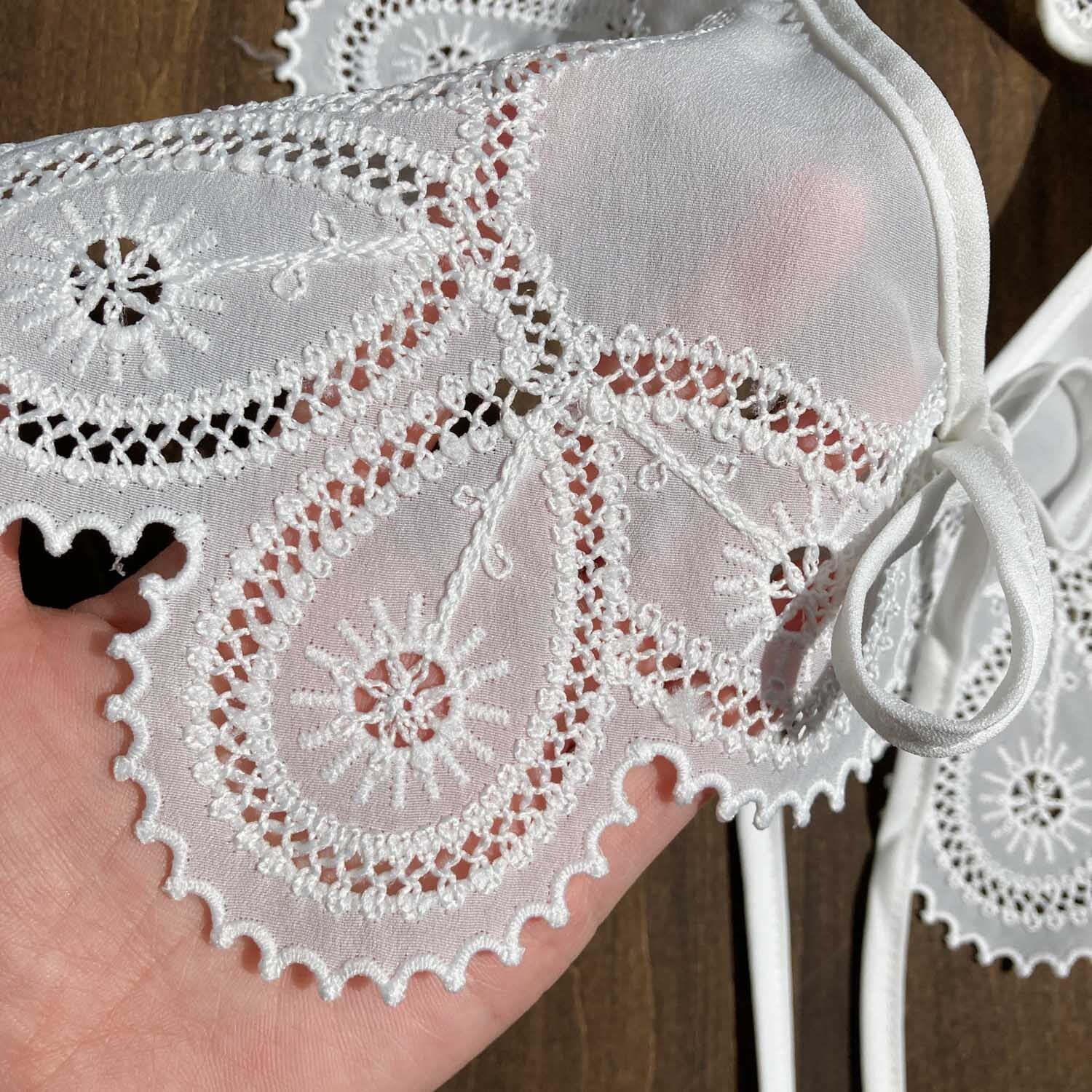 歯車スカラップ花刺繍のつけ襟 | Dua-アクセサリーパーツショップ