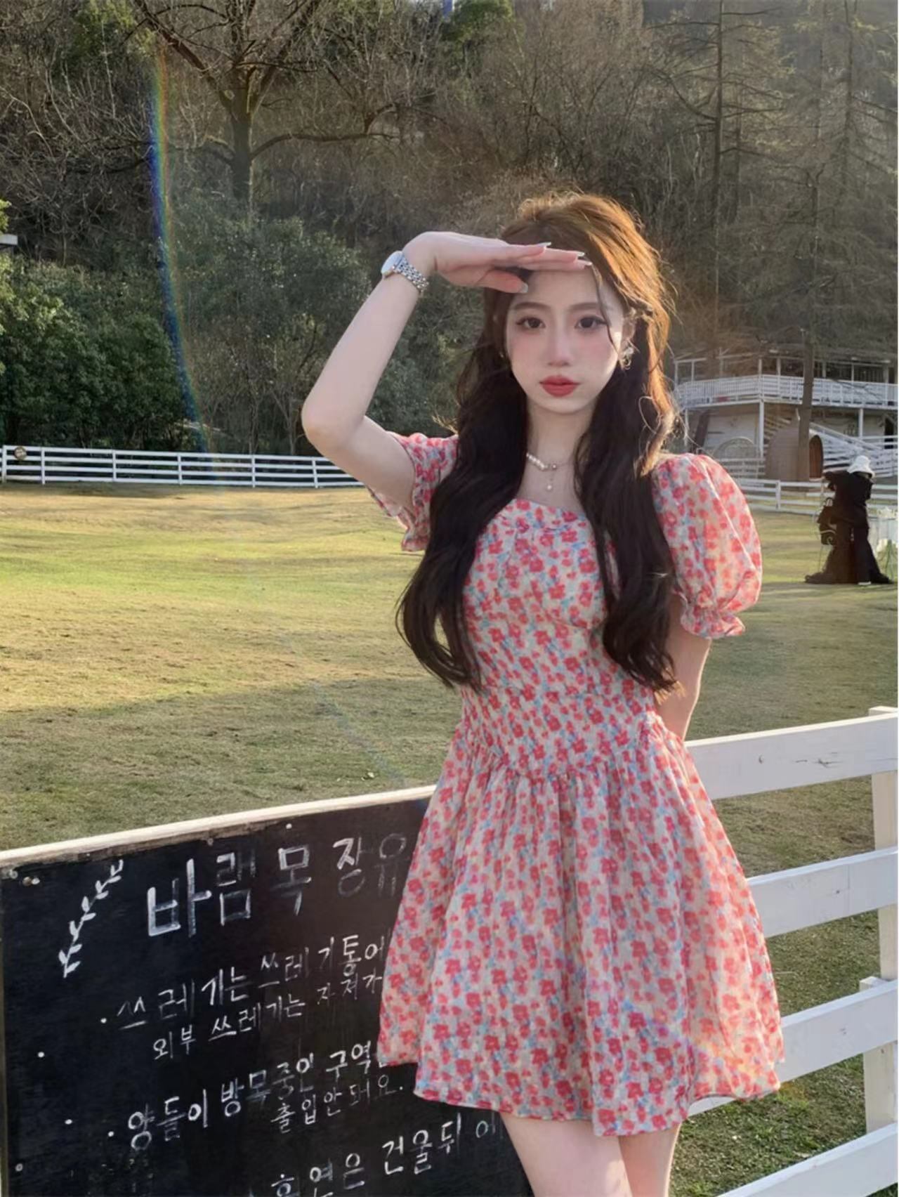 【新作】【送料無料】 フランスの初恋ピンク純粋な欲望スクエアネック花柄 2022 夏の新スタイルのドレス小さな優しいスタイルのショートスカート 0265024335229